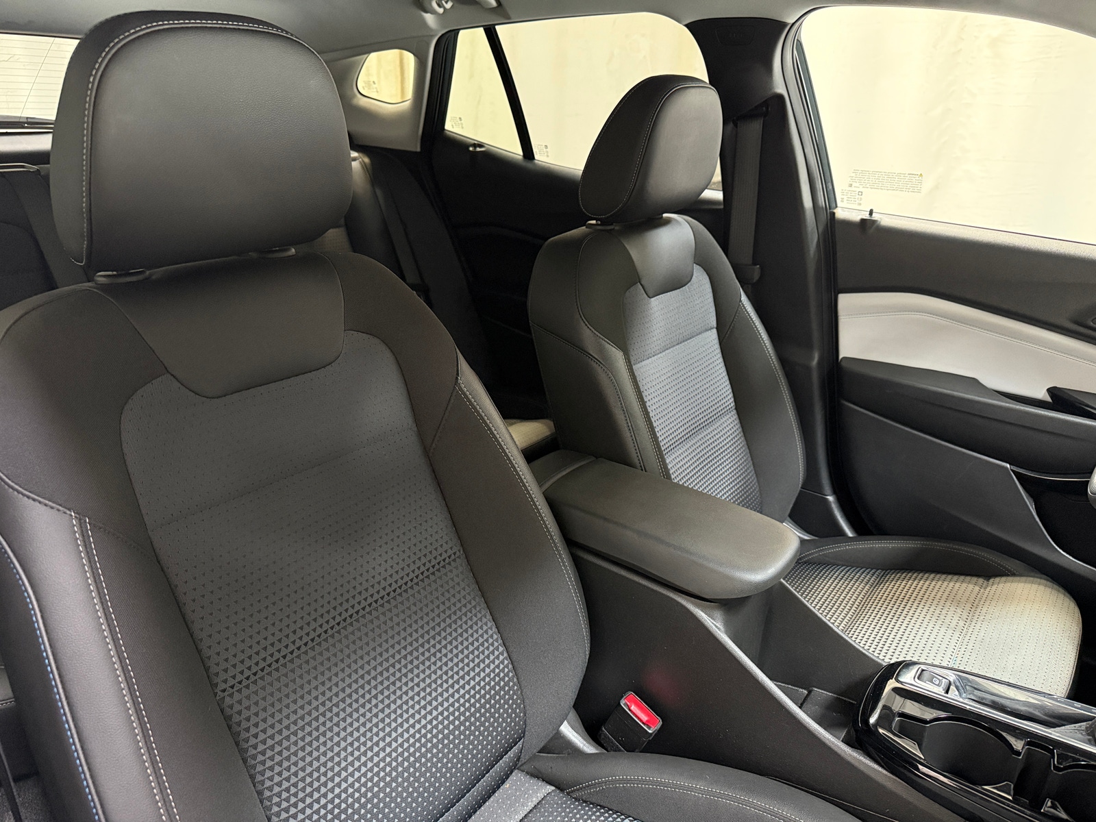 Thumbnail: 2025 Chevrolet Trax - 2