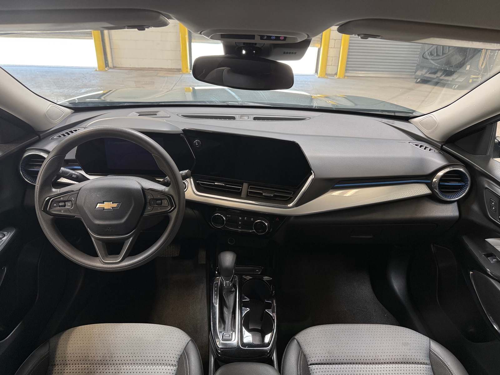 Thumbnail: 2025 Chevrolet Trax - 3
