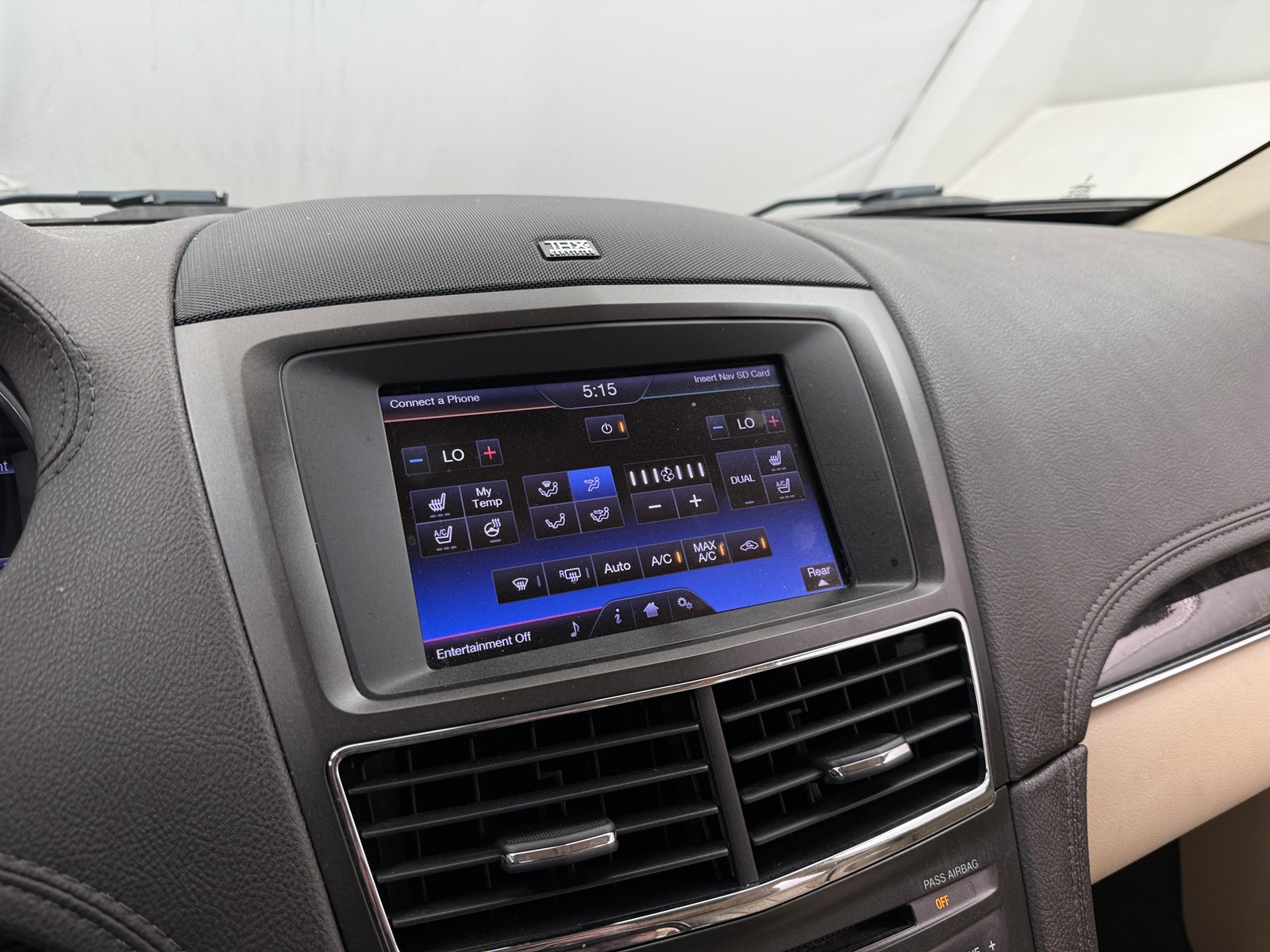Thumbnail: 2013 Lincoln MKT - 3