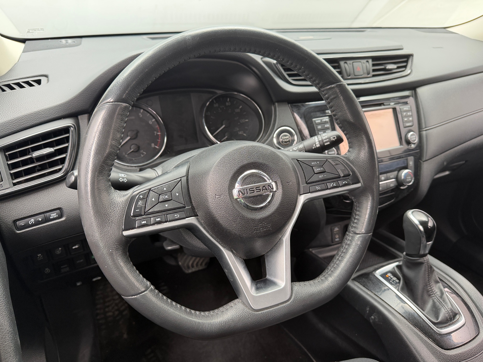 Thumbnail: 2017 Nissan Rogue - 5
