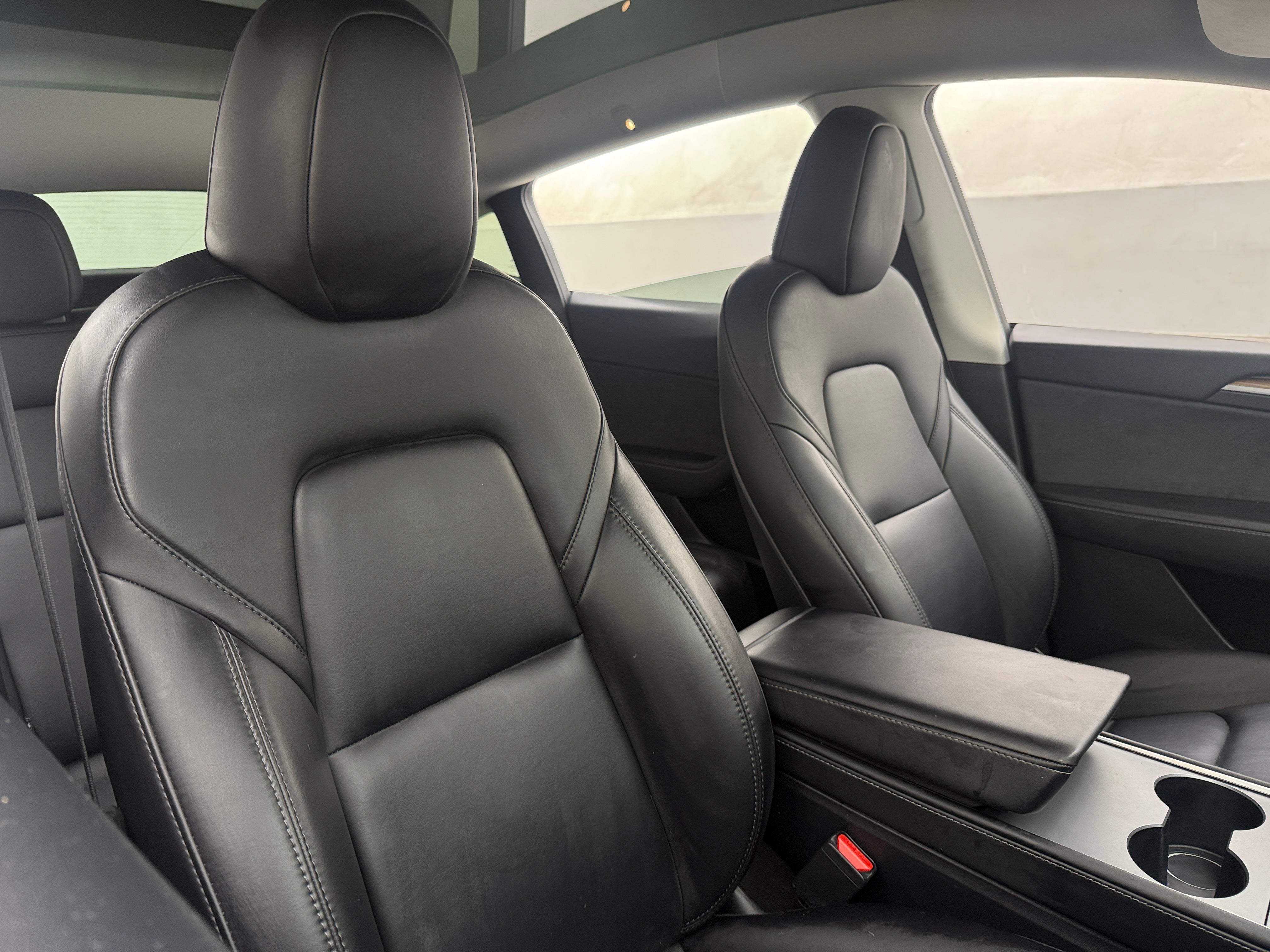 Used 2025 Tesla Model Y Long Range with VIN 7SAYGDED9SF257294 for sale in Oak Creek, WI