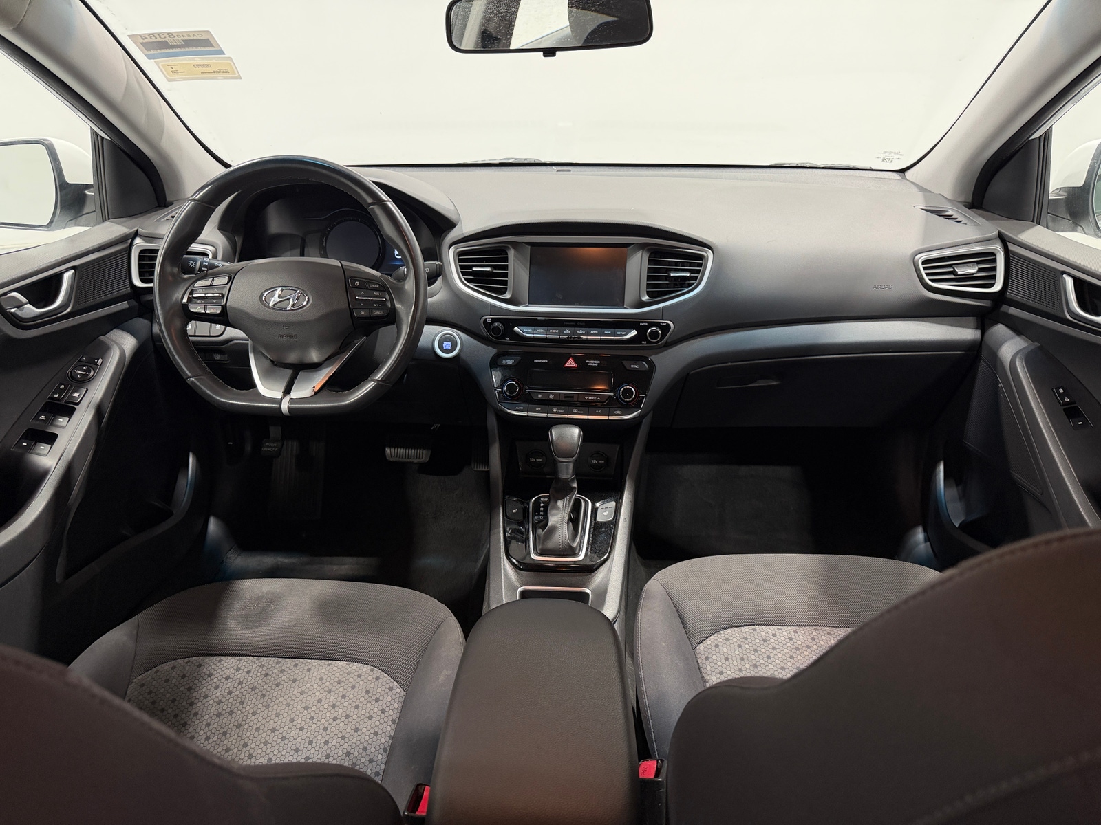 Thumbnail: 2017 Hyundai Ioniq - 3