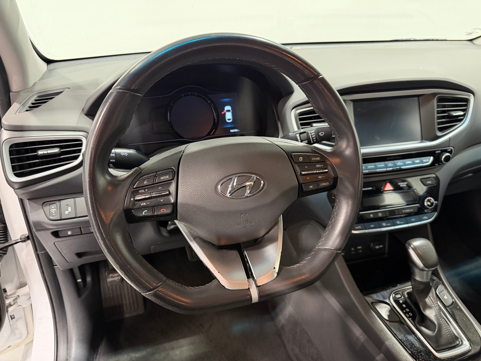 Thumbnail: 2017 Hyundai Ioniq - 5