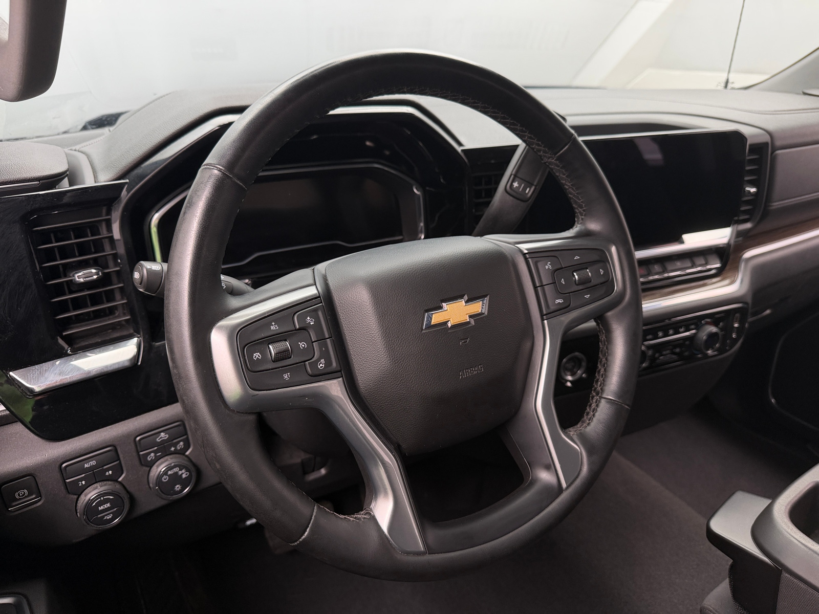 Thumbnail: 2023 Chevrolet Silverado 1500 - 5