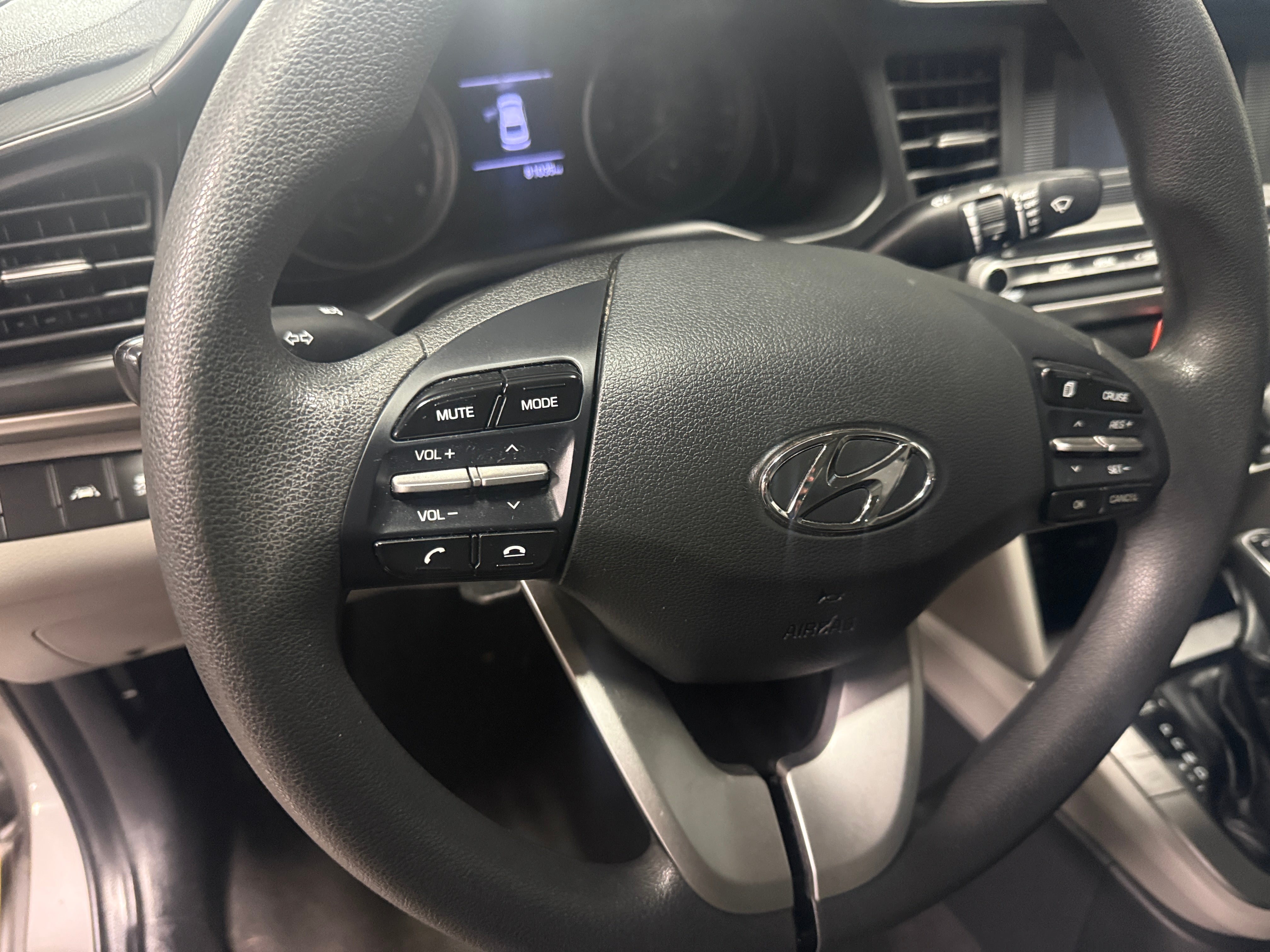 2020 Hyundai Elantra SE - Photo 5