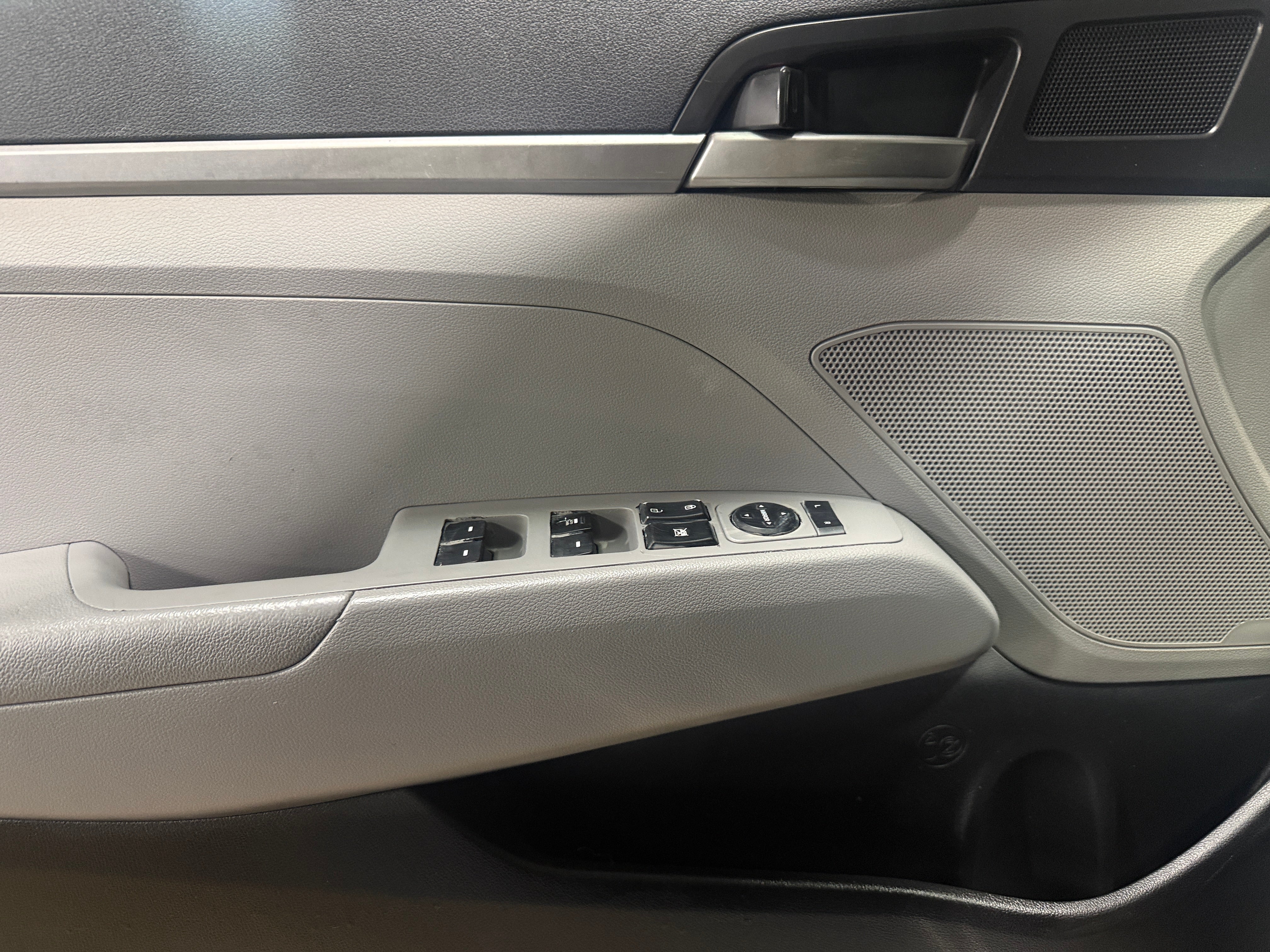 2020 Hyundai Elantra SE - Photo 7