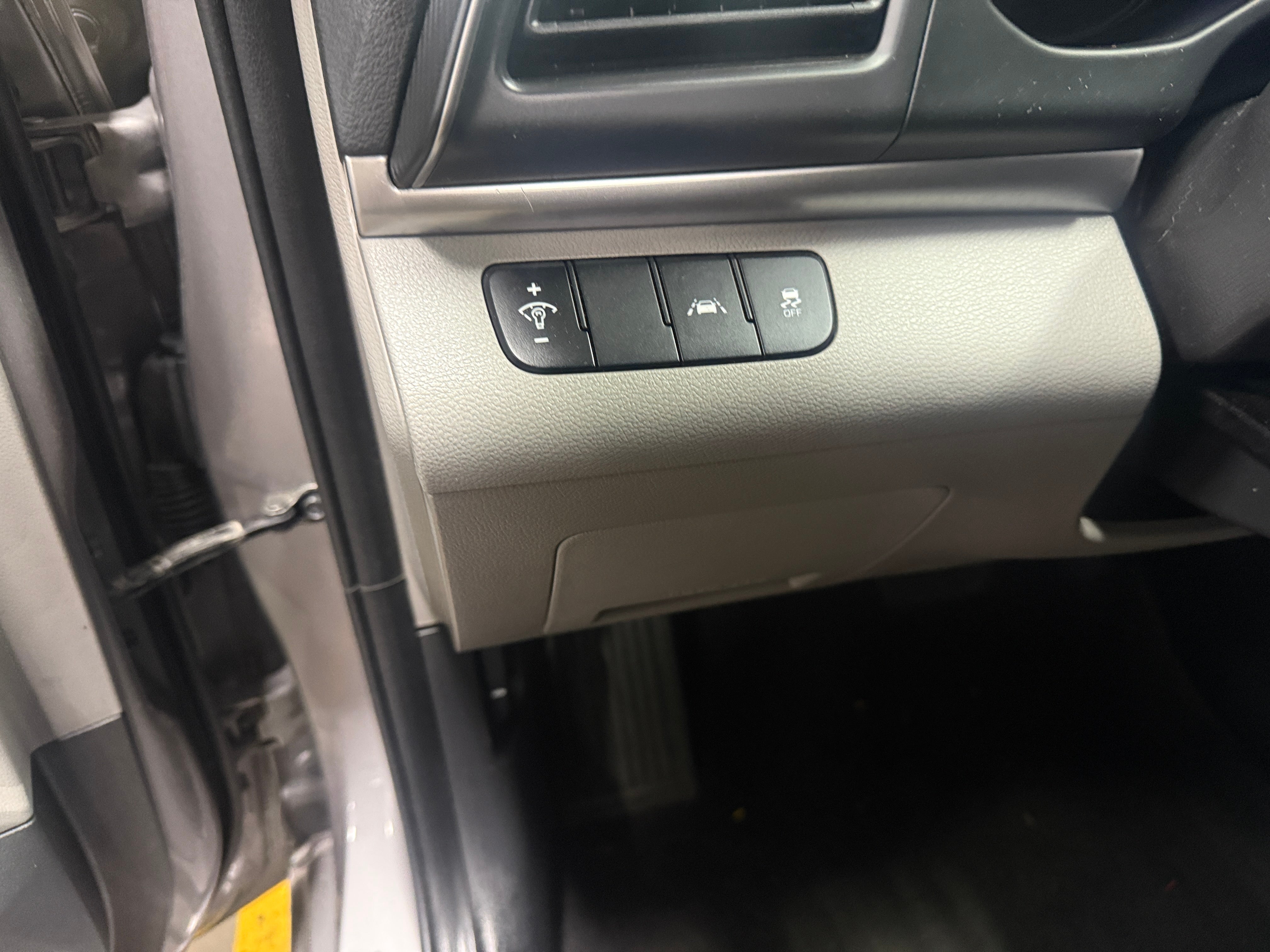 2020 Hyundai Elantra SE - Photo 8