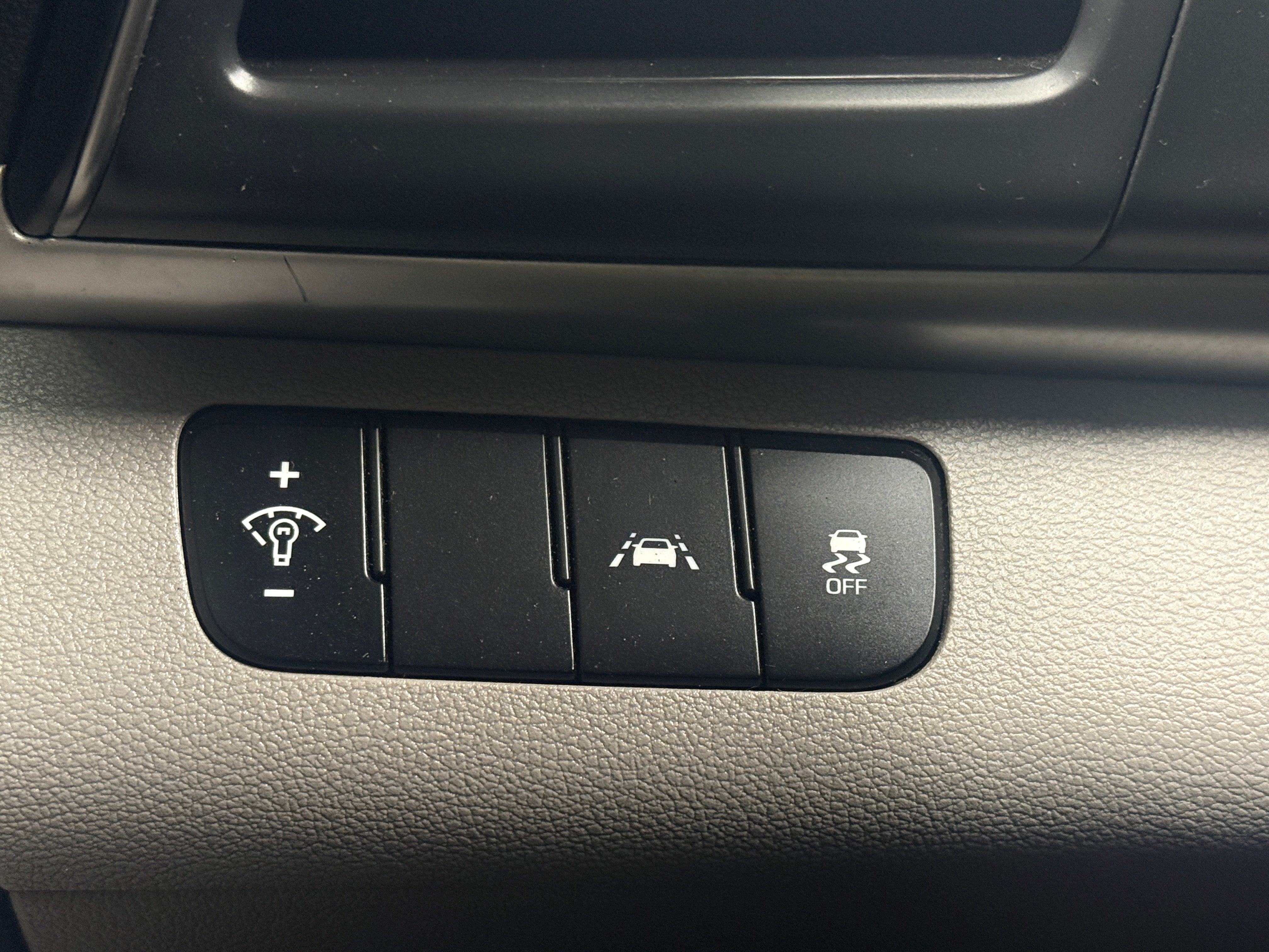 2020 Hyundai Elantra SE - Photo 4