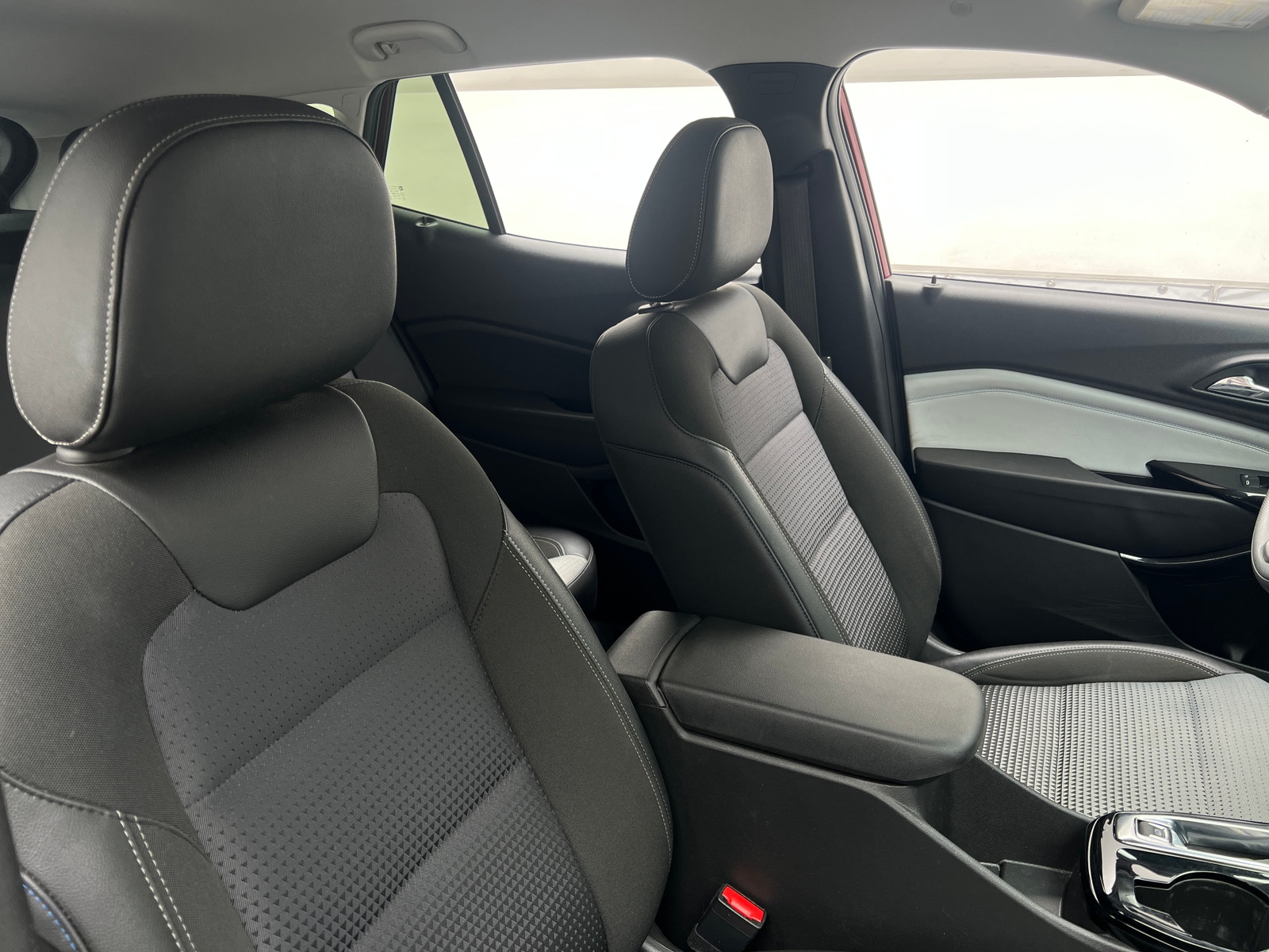 Thumbnail: 2025 Chevrolet Trax - 2