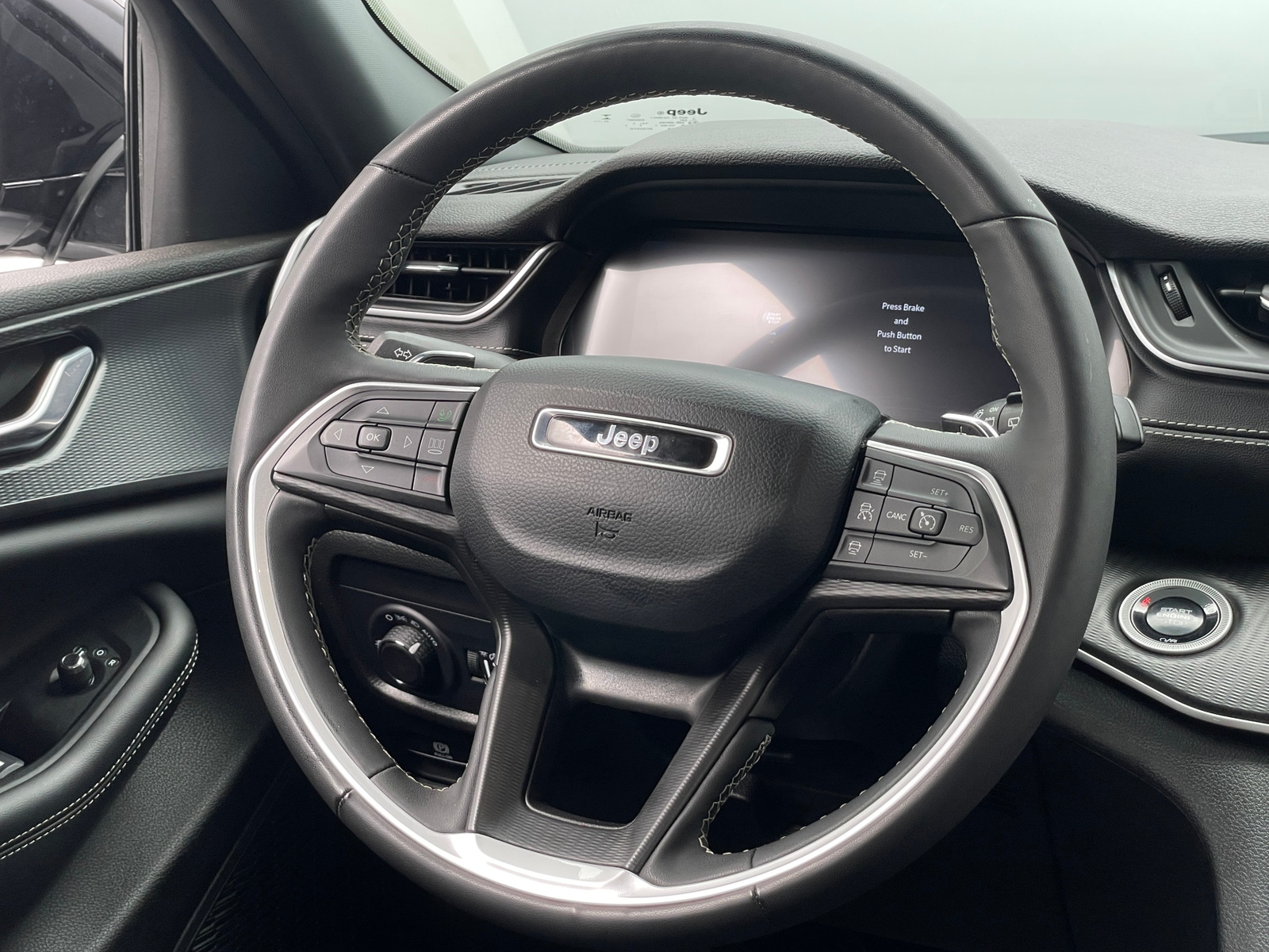 Thumbnail: 2025 Jeep Grand Cherokee L - 4