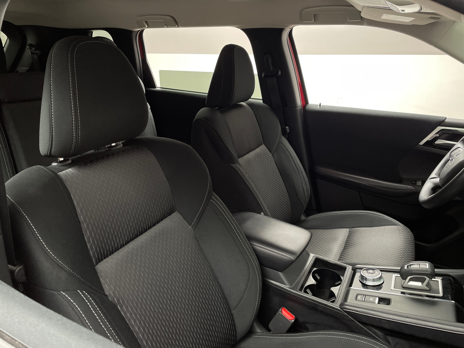 Thumbnail: 2024 Mitsubishi Outlander - 2