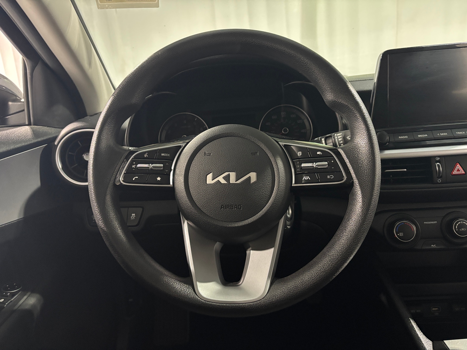 Thumbnail: 2022 Kia Forte - 5