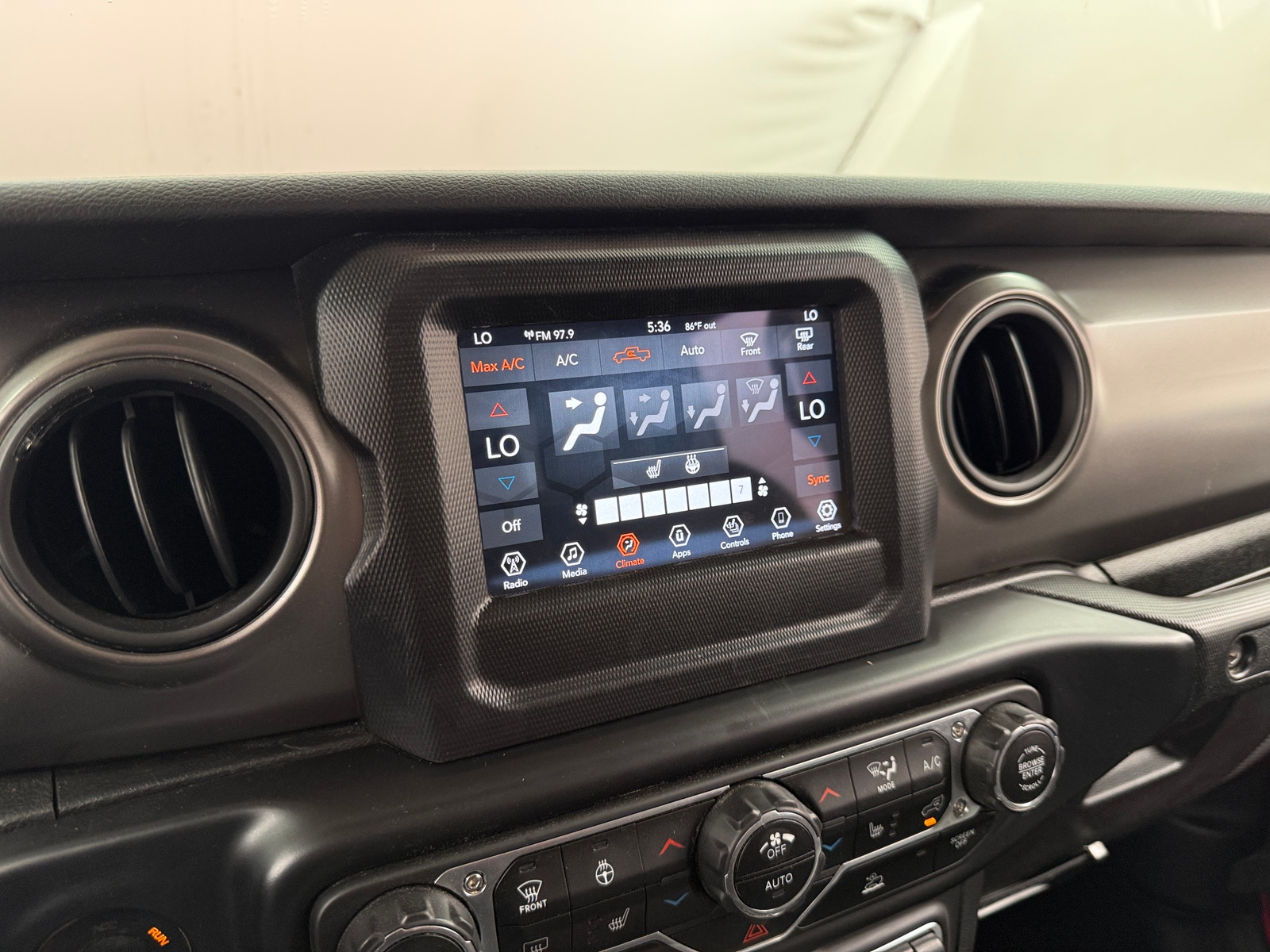 Thumbnail: 2021 Jeep Gladiator - 4