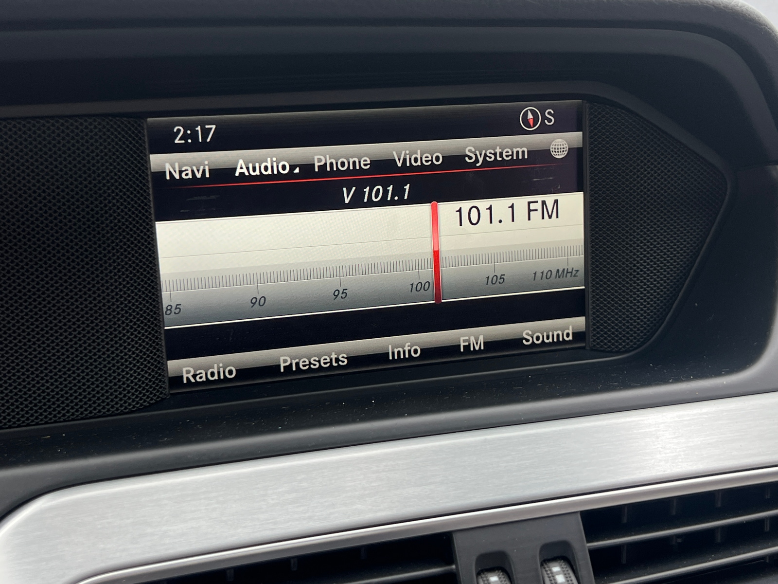 Thumbnail: 2014 Mercedes-Benz C-Class - 3