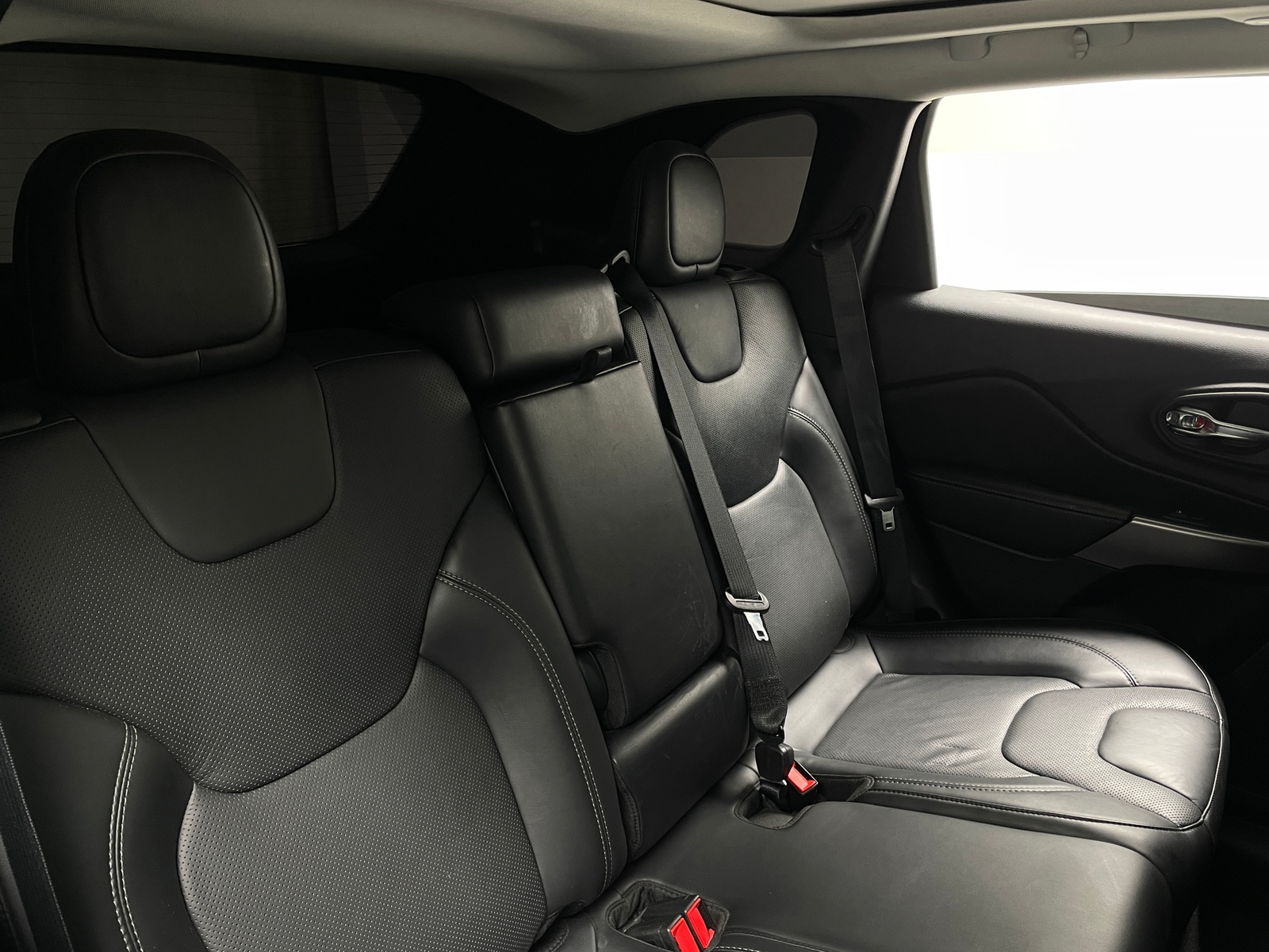 Thumbnail: 2020 Jeep Cherokee - 5
