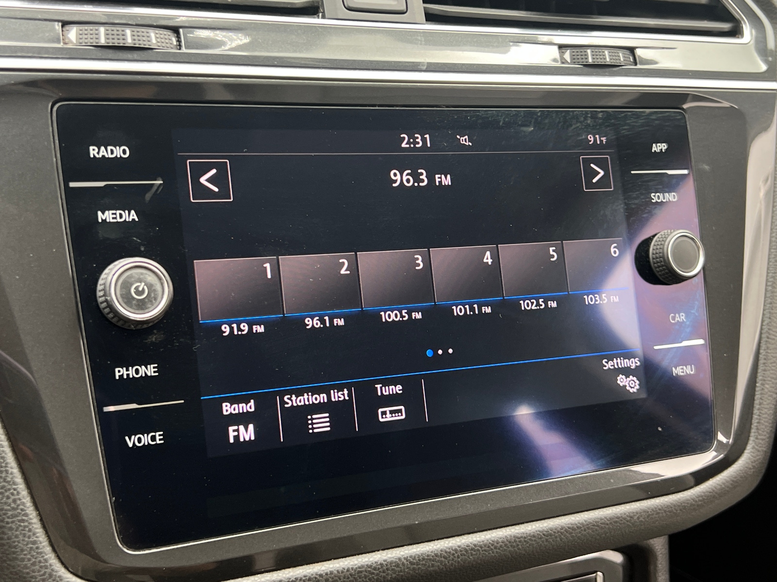 Thumbnail: 2019 Volkswagen Tiguan - 3