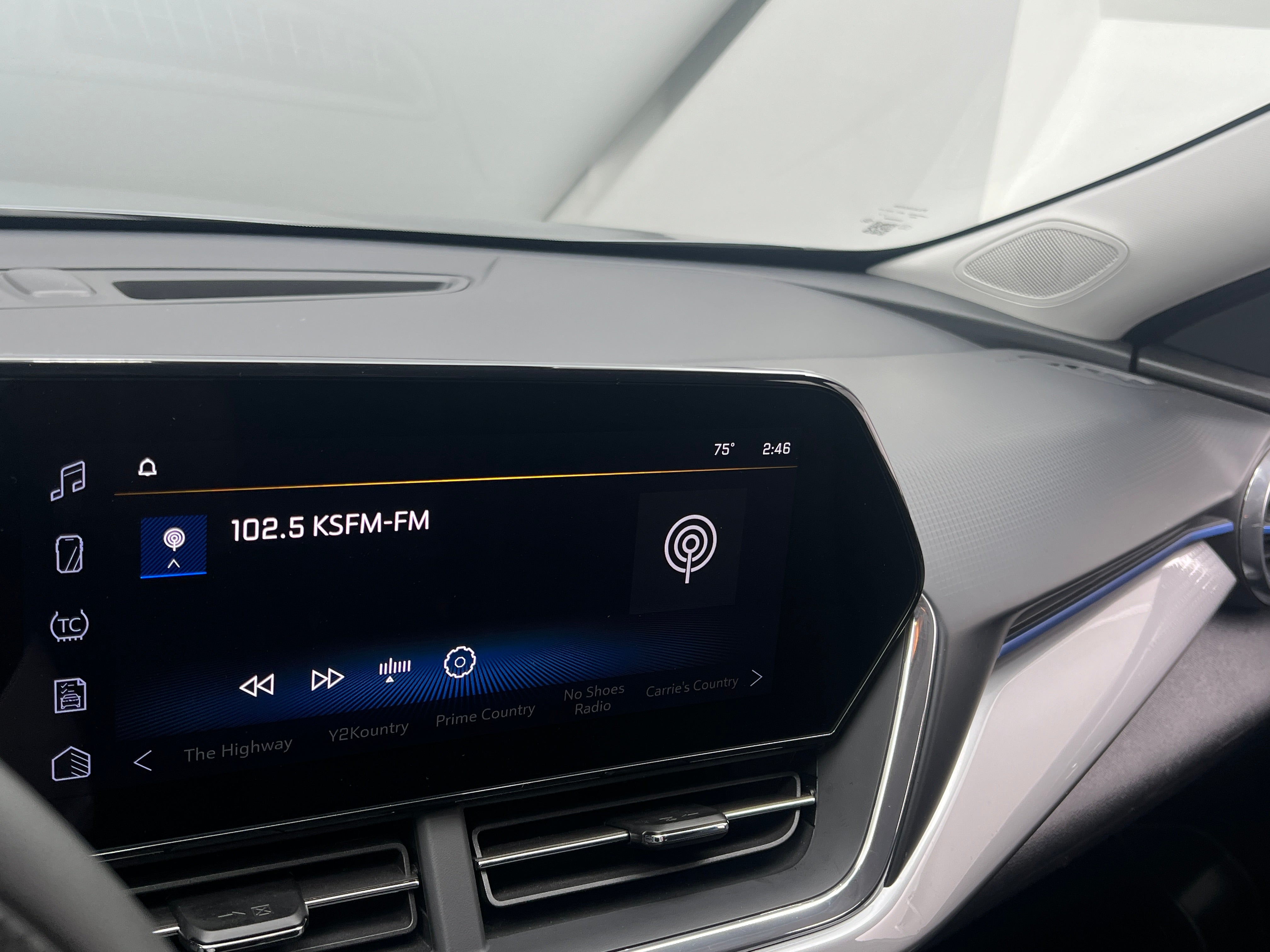 Thumbnail: 2025 Chevrolet Trax - 4