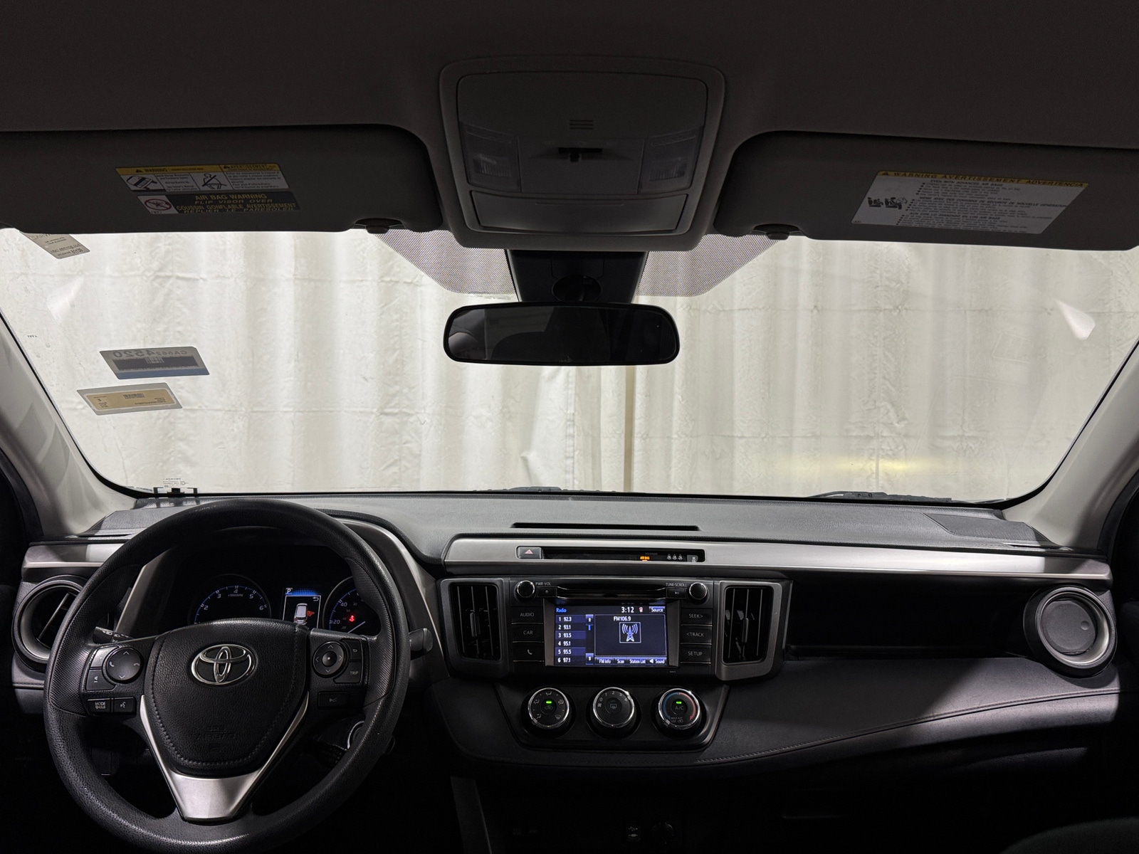 Thumbnail: 2018 Toyota RAV4 - 3