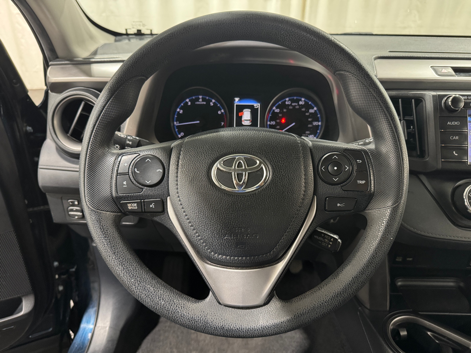 Thumbnail: 2018 Toyota RAV4 - 5