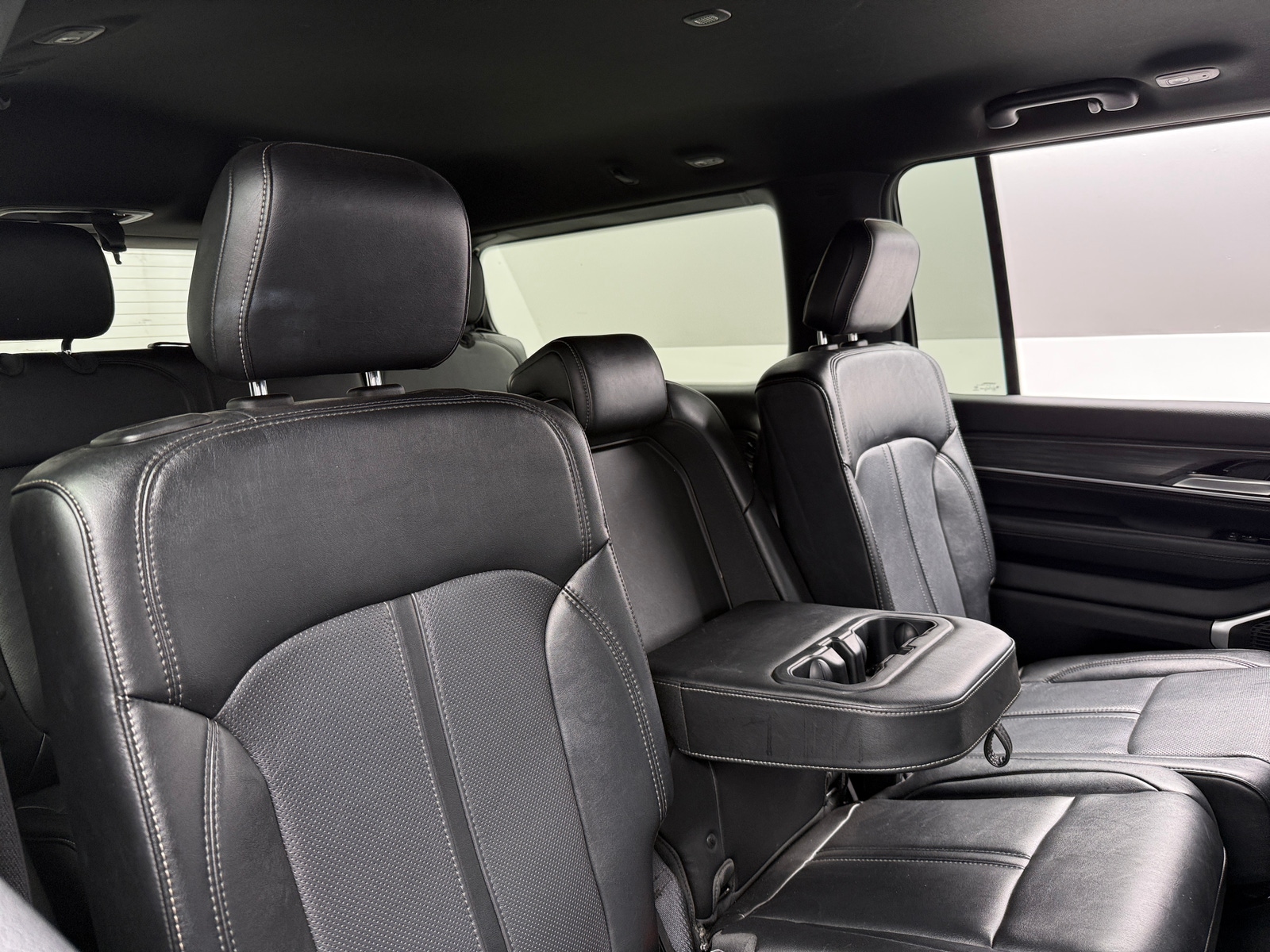 Thumbnail: 2024 Jeep Wagoneer - 5