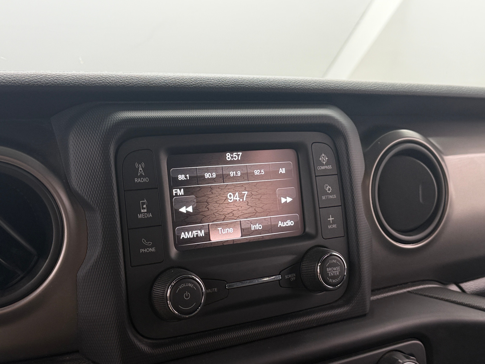 Thumbnail: 2020 Jeep Gladiator - 4