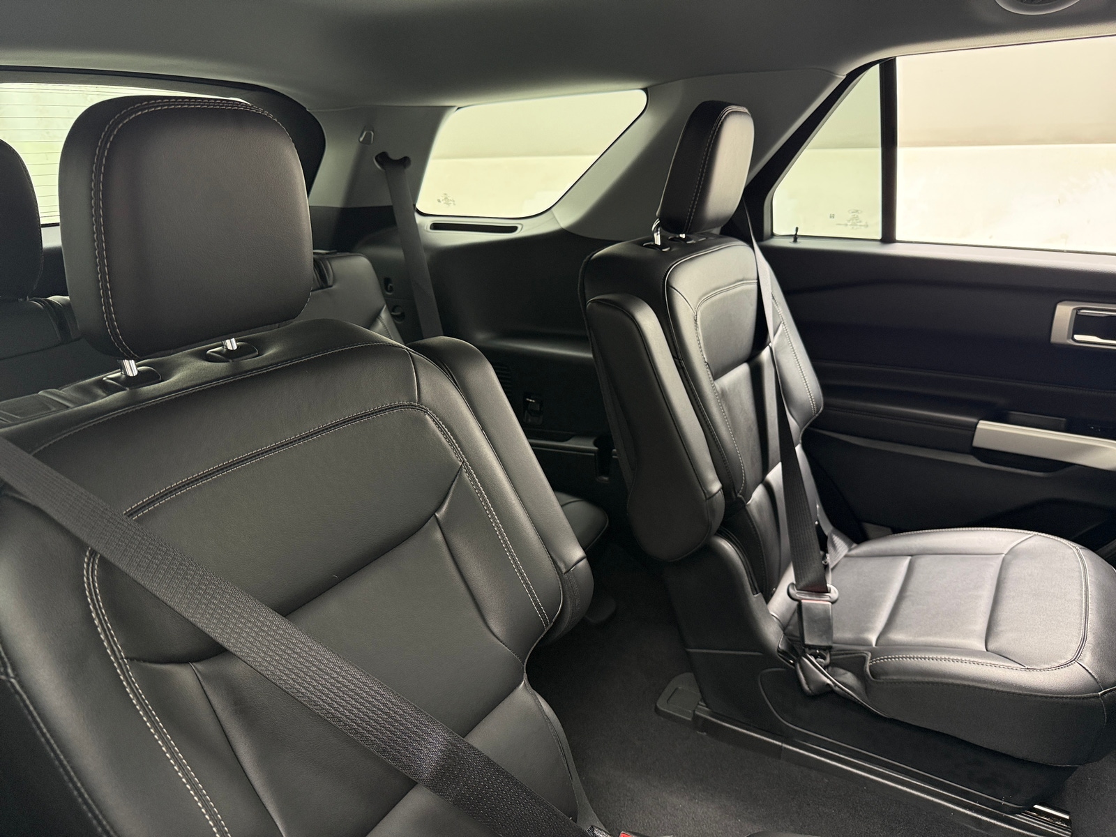 Thumbnail: 2022 Ford Explorer - 6
