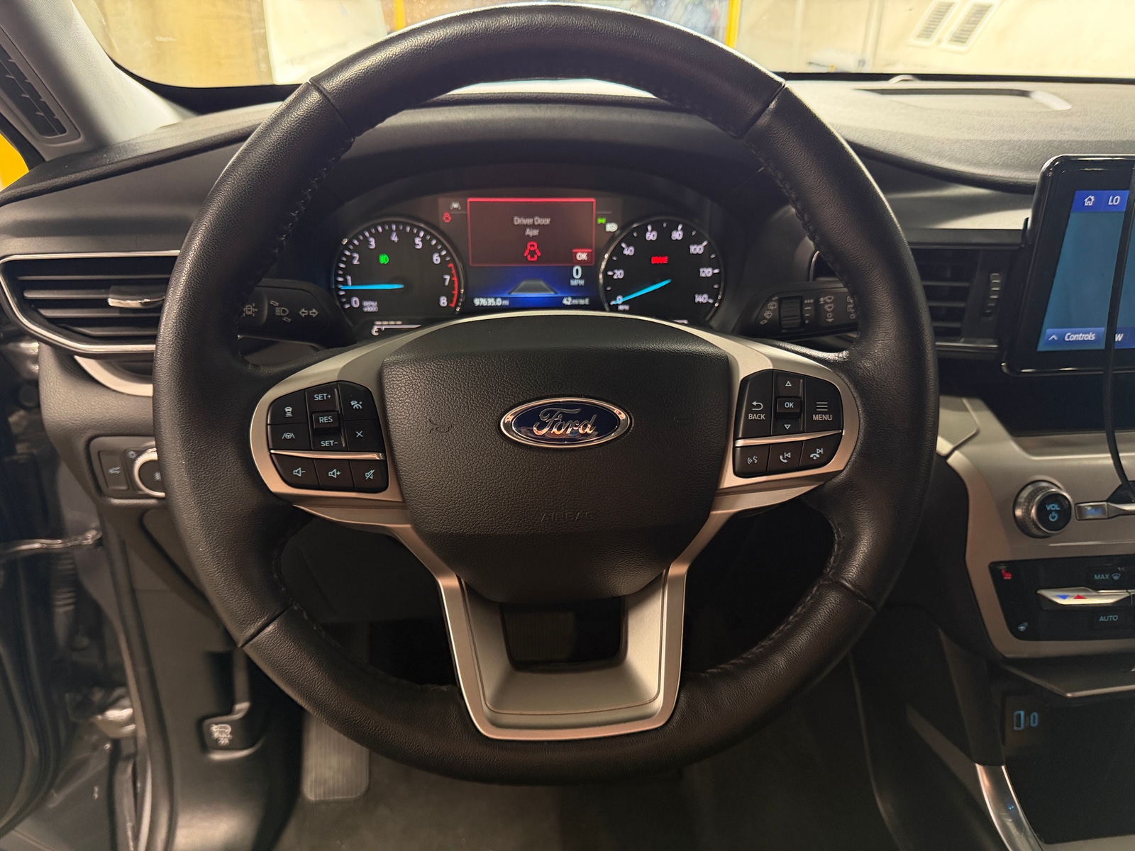 Thumbnail: 2022 Ford Explorer - 5