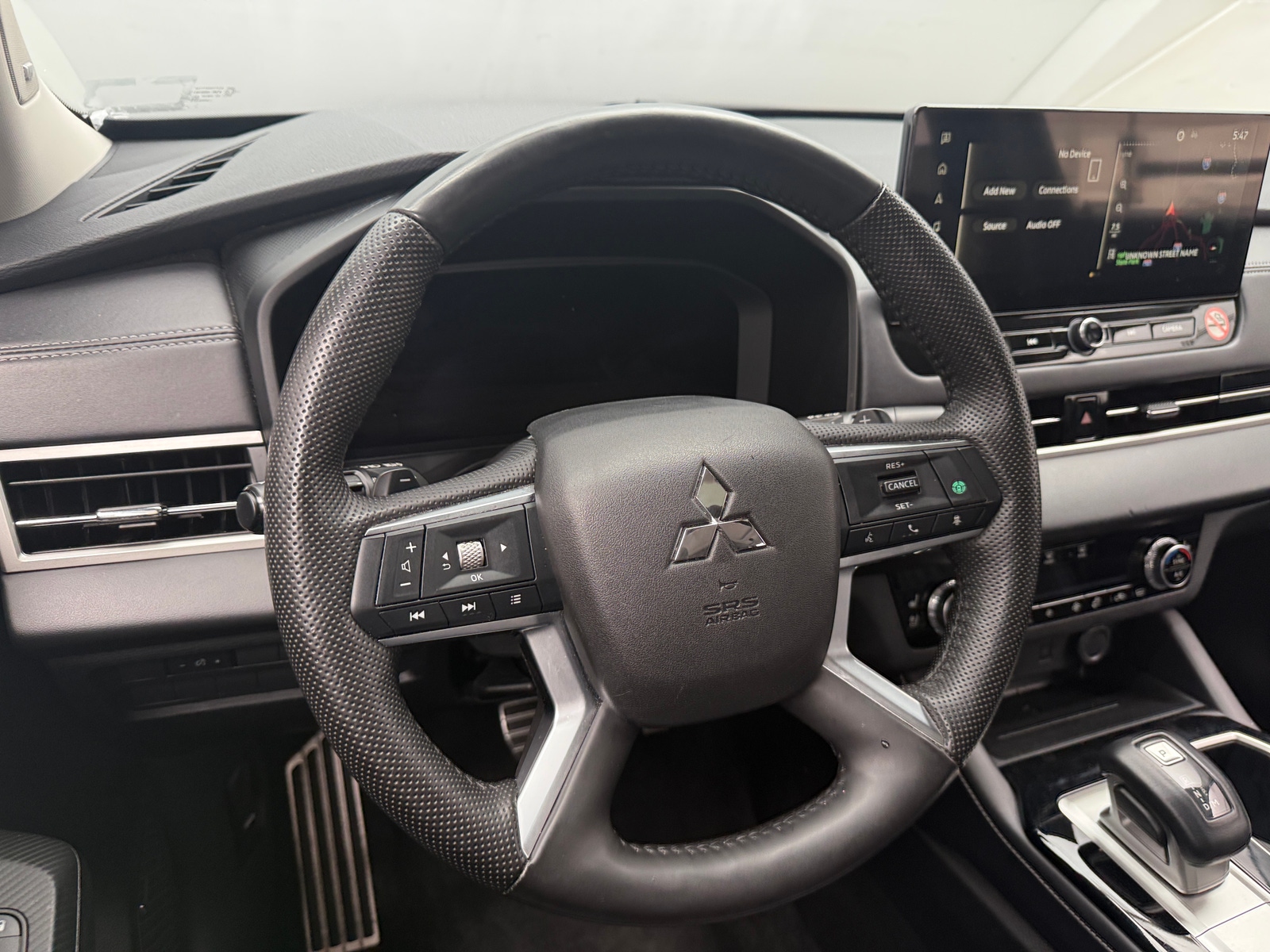 Thumbnail: 2025 Mitsubishi Outlander - 4