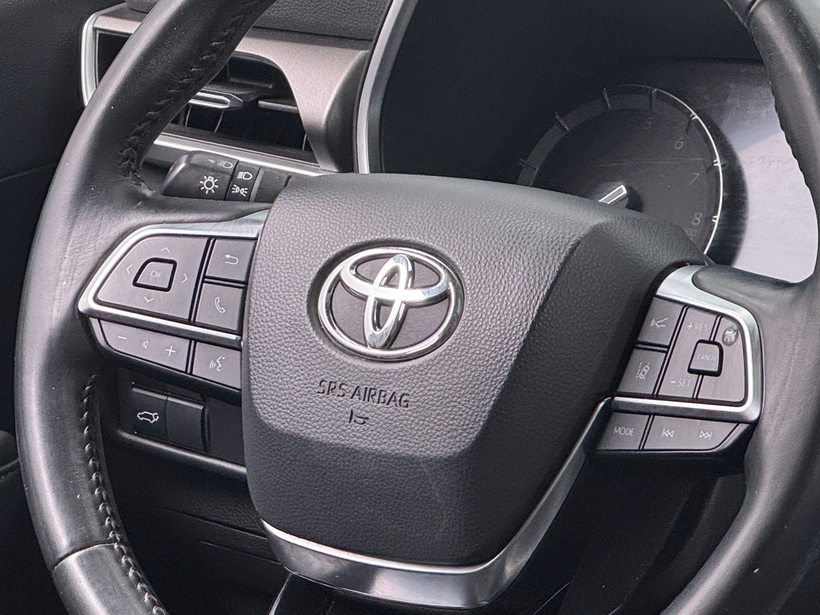 Thumbnail: 2020 Toyota Highlander - 4