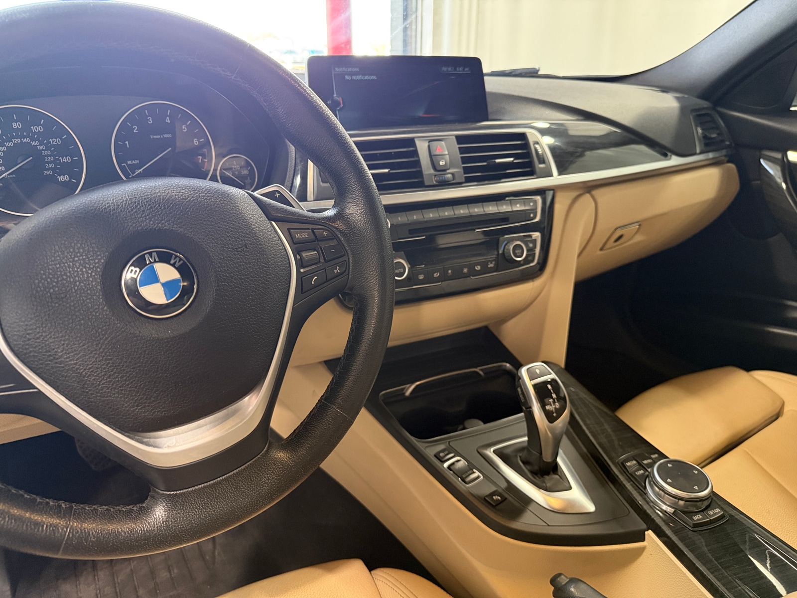 Thumbnail: 2017 BMW 3 Series - 3