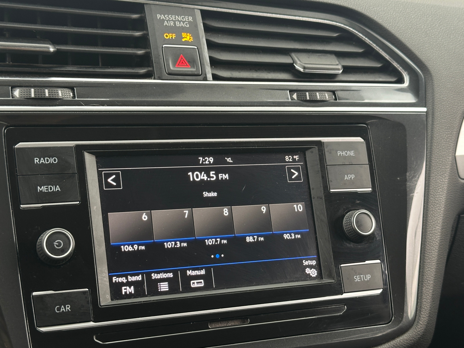 Thumbnail: 2018 Volkswagen Tiguan - 4