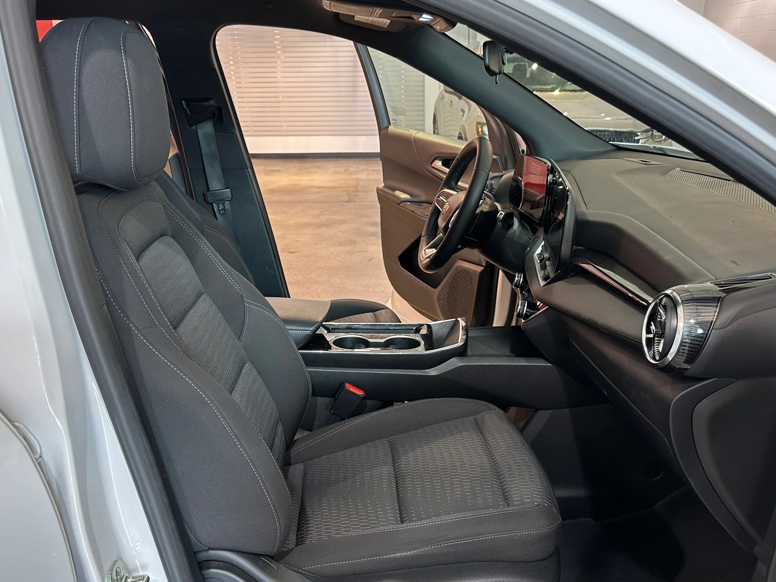 Thumbnail: 2025 Chevrolet Equinox - 2
