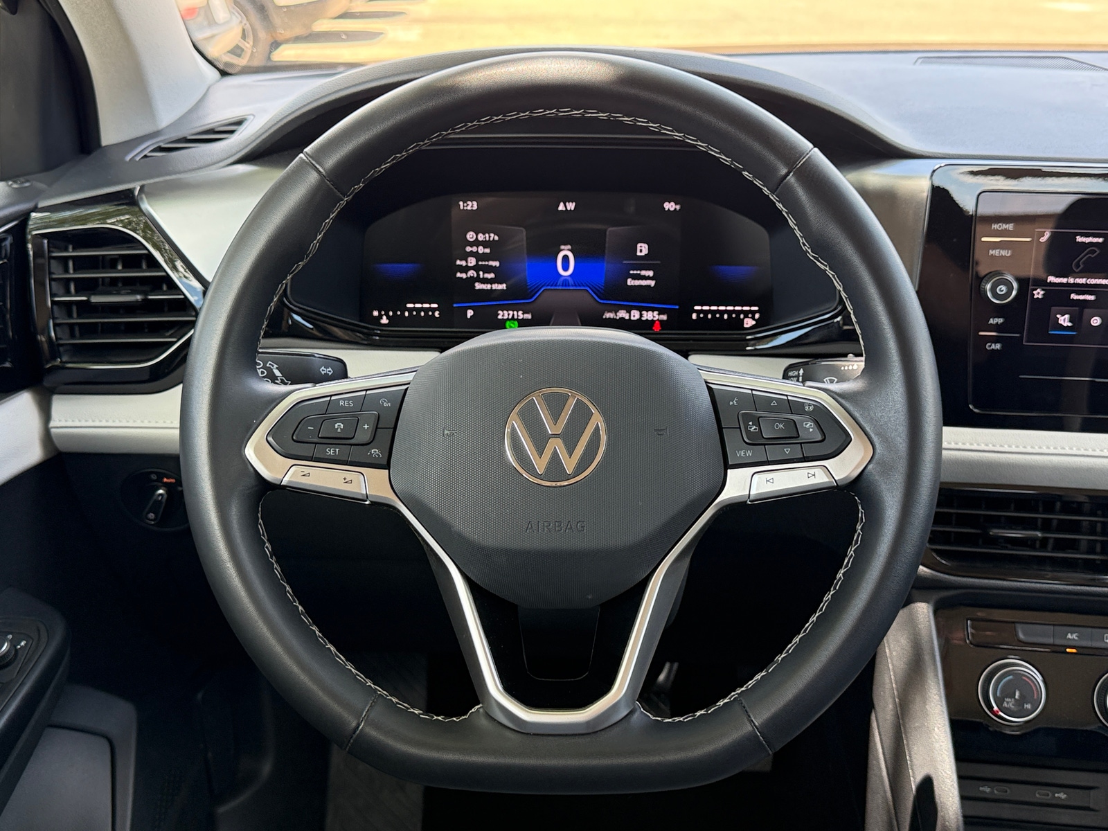Thumbnail: 2025 Volkswagen Taos - 4
