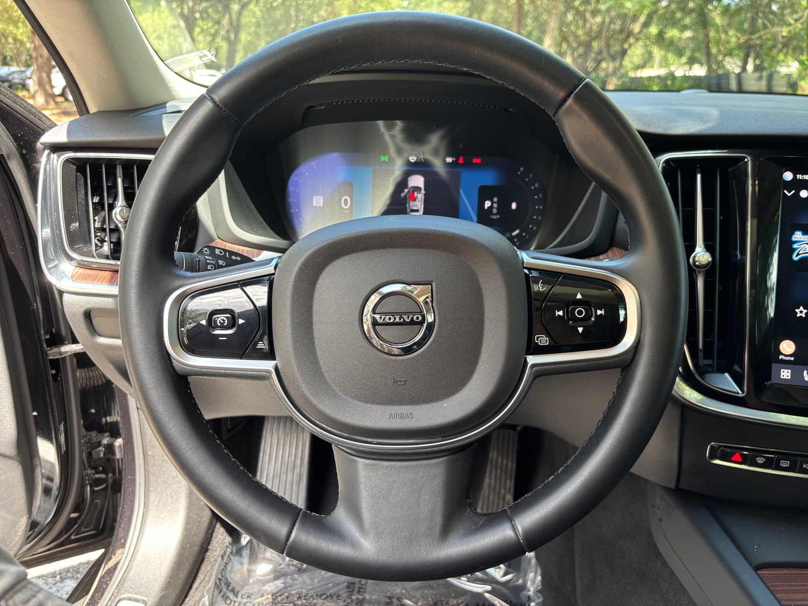 Thumbnail: 2025 Volvo V60 - 4