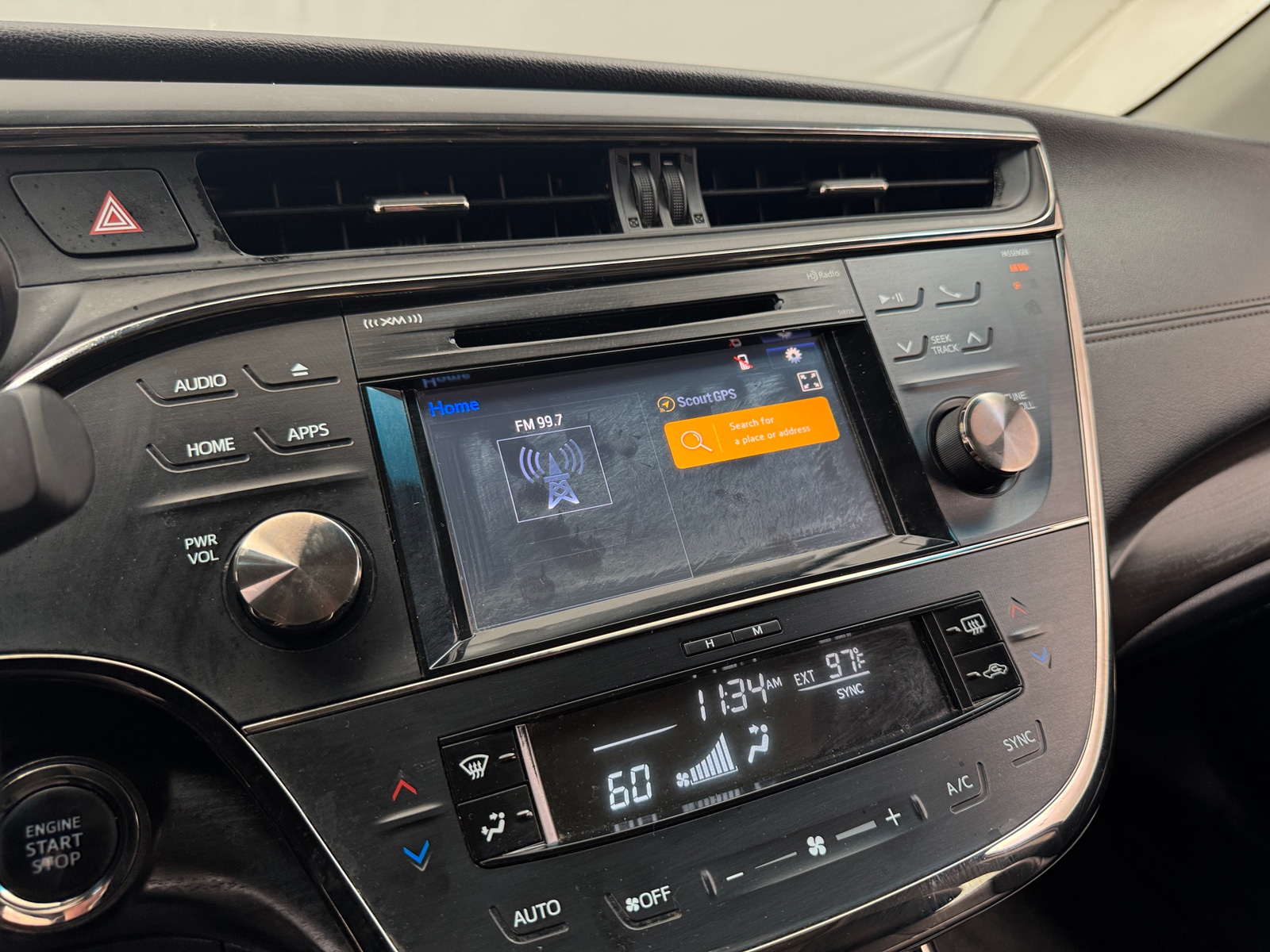 Thumbnail: 2016 Toyota Avalon - 3