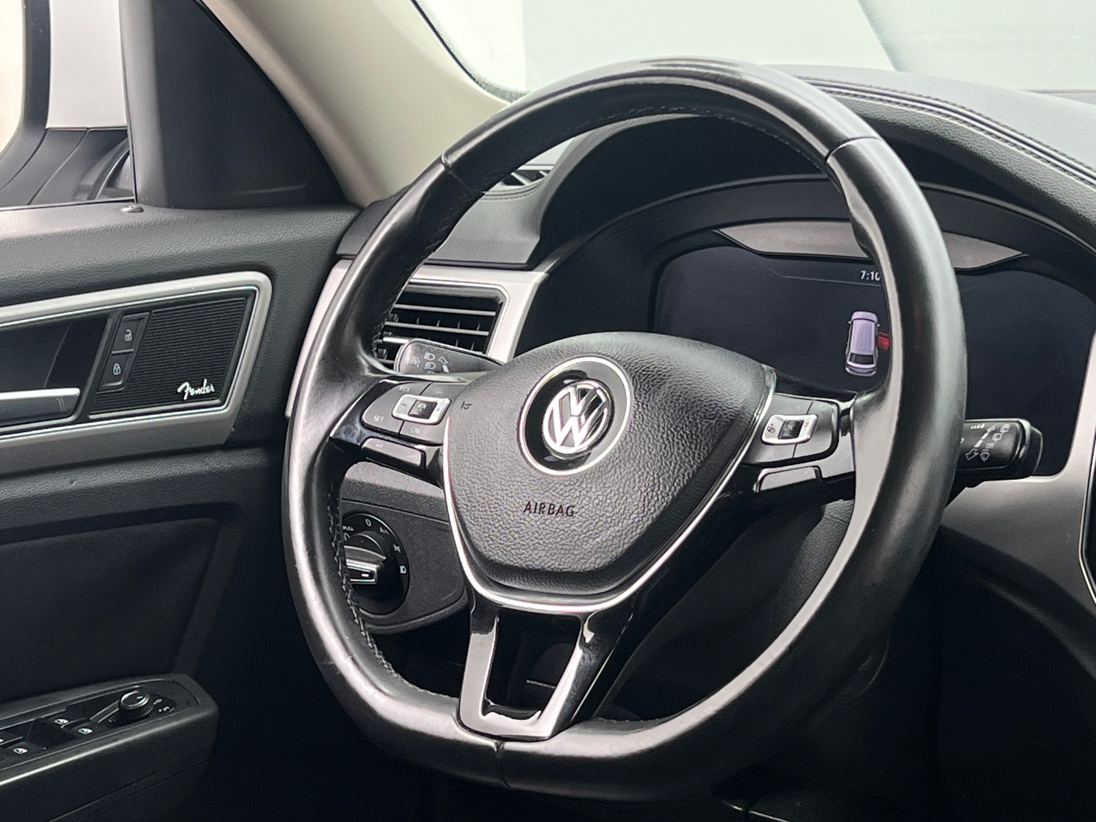 Thumbnail: 2018 Volkswagen Atlas - 4