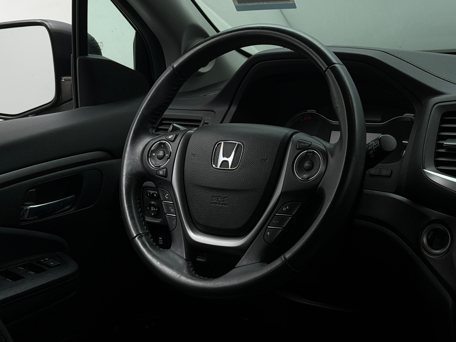 Thumbnail: 2017 Honda Pilot - 4