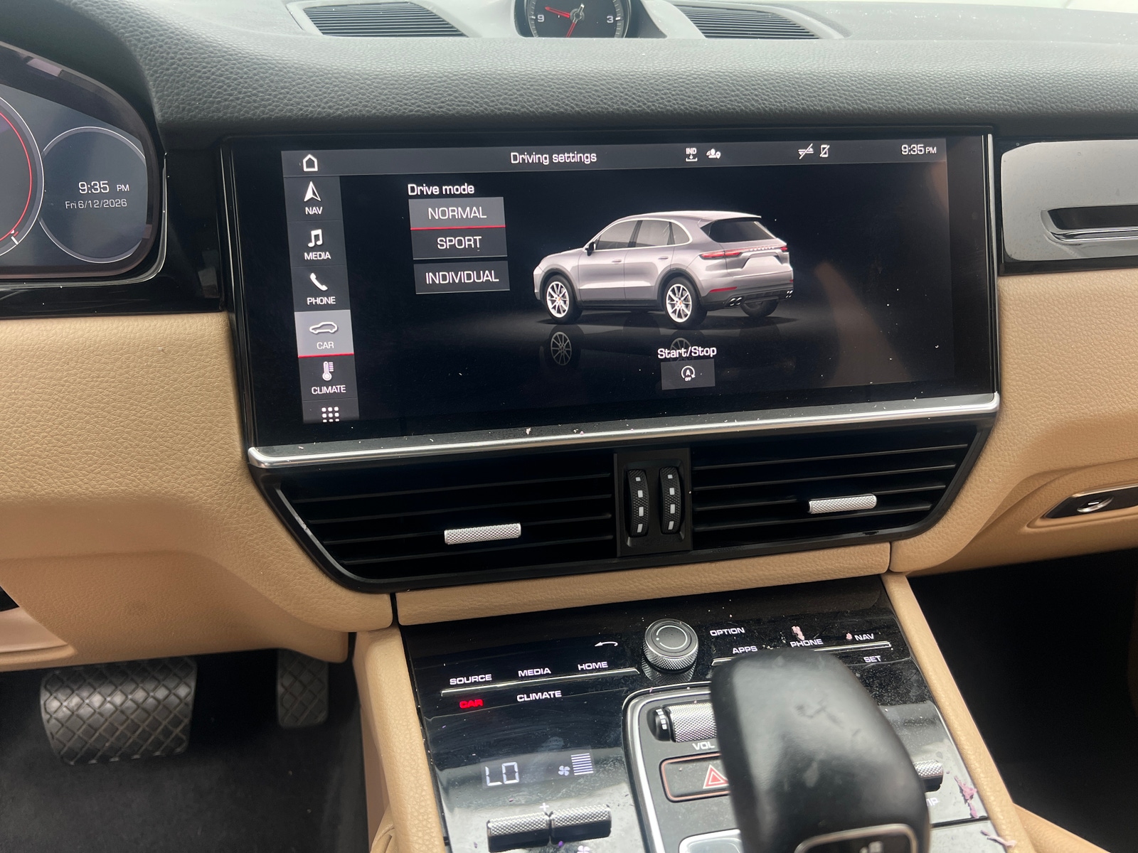 Thumbnail: 2020 Porsche Cayenne - 3
