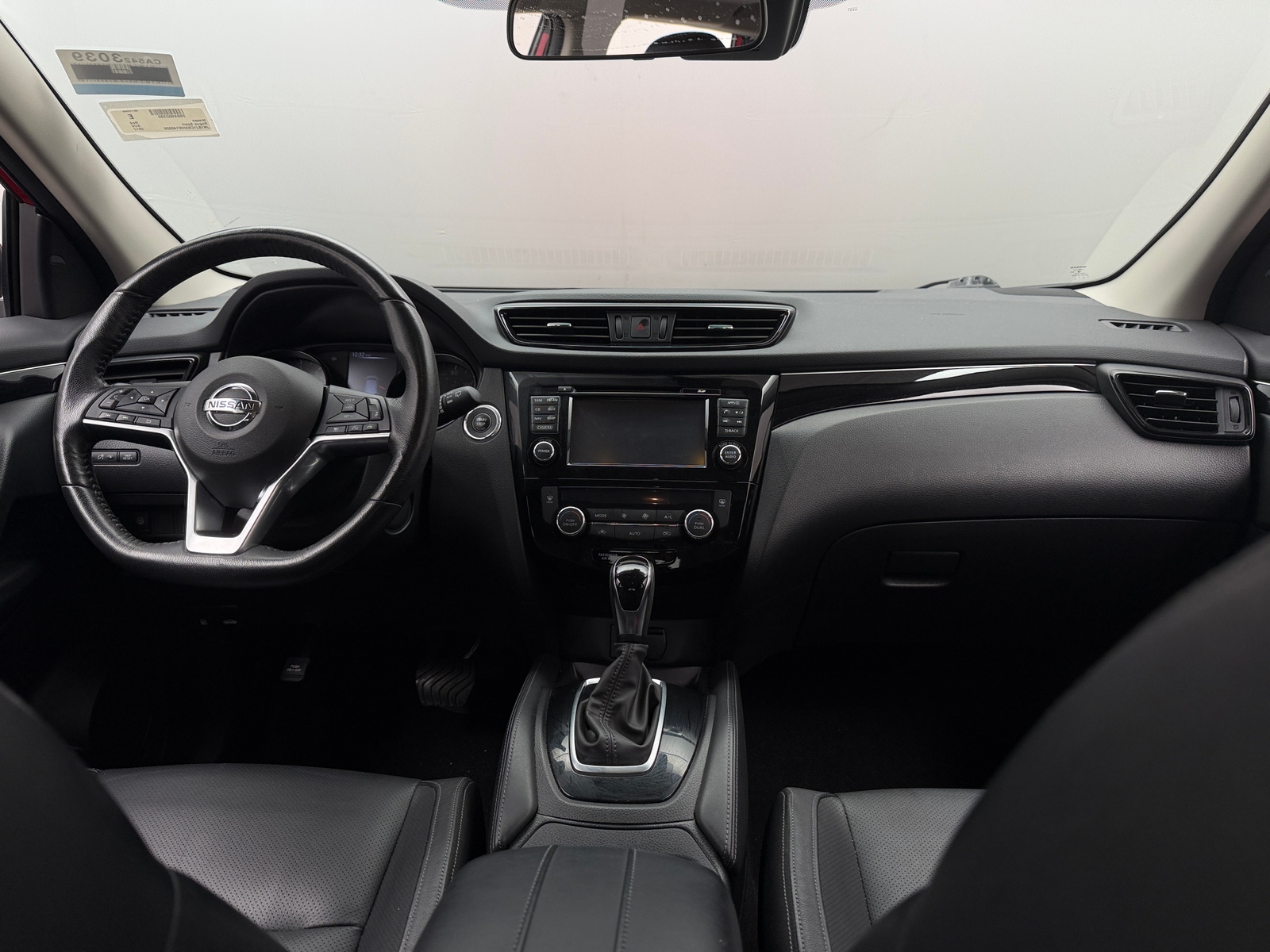 Thumbnail: 2017 Nissan Rogue Sport - 2
