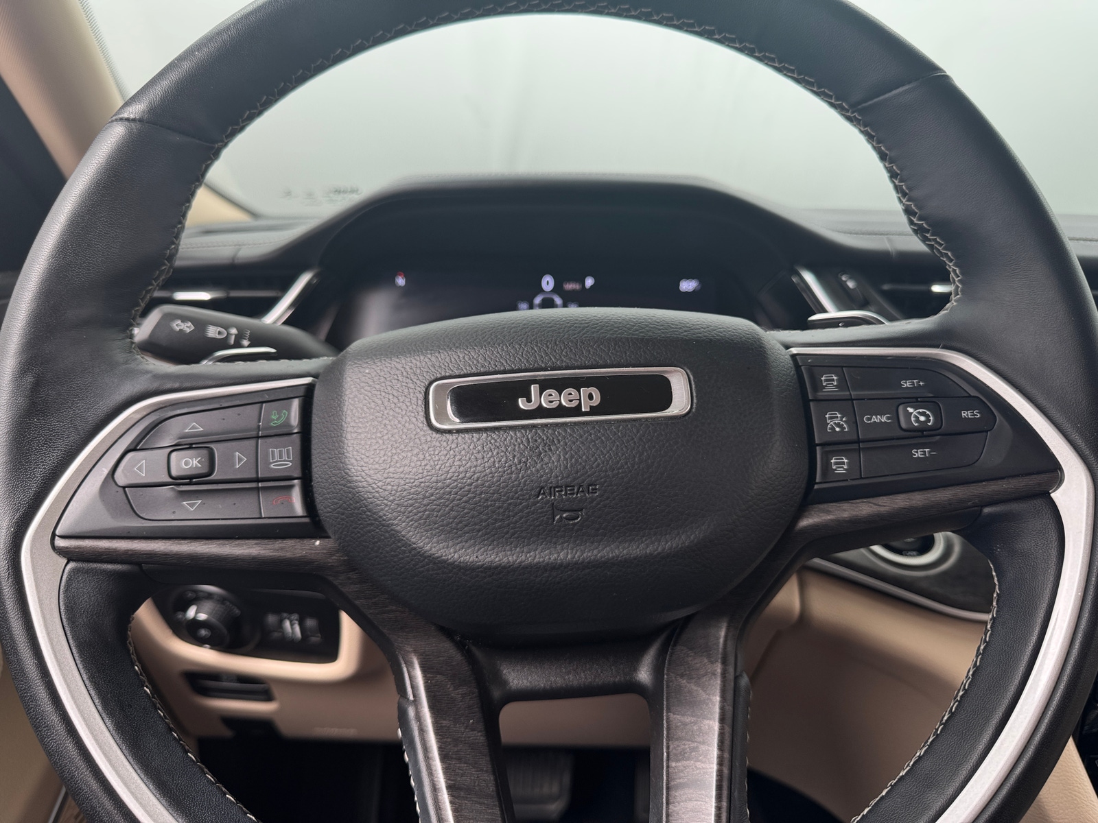 Thumbnail: 2022 Jeep Grand Cherokee L - 4
