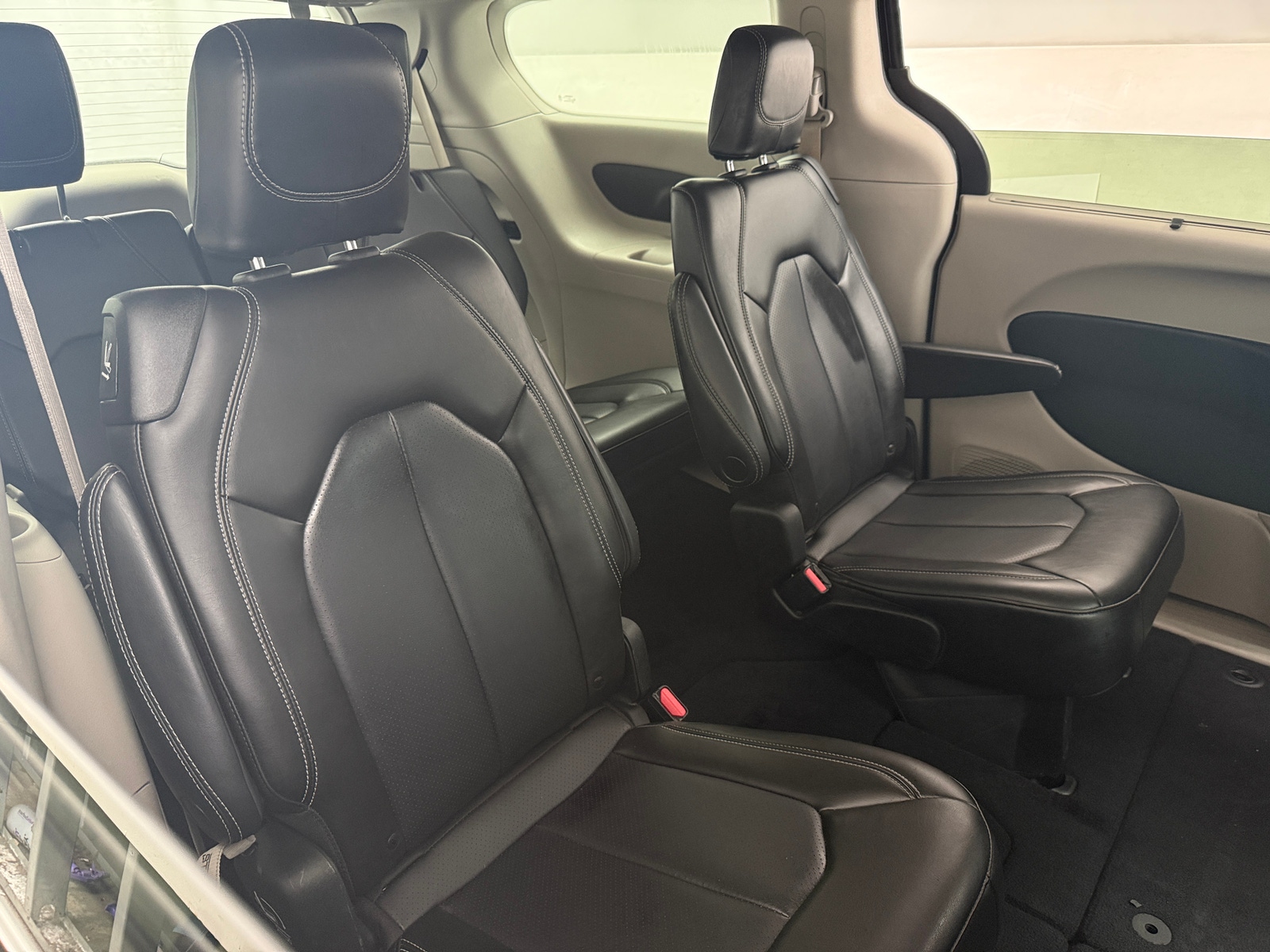 Thumbnail: 2023 Chrysler Pacifica - 5