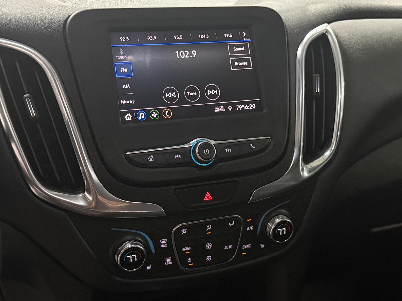 Thumbnail: 2021 Chevrolet Equinox - 4