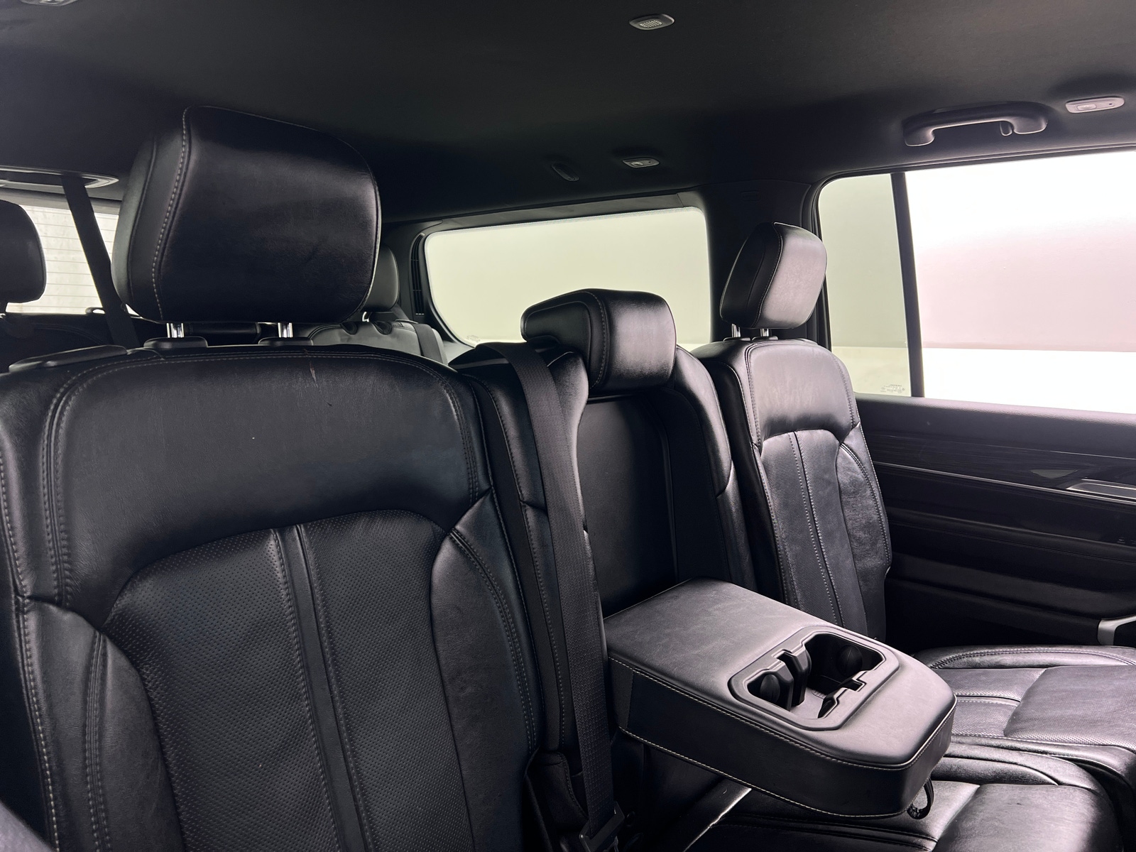 Thumbnail: 2022 Jeep Wagoneer - 5