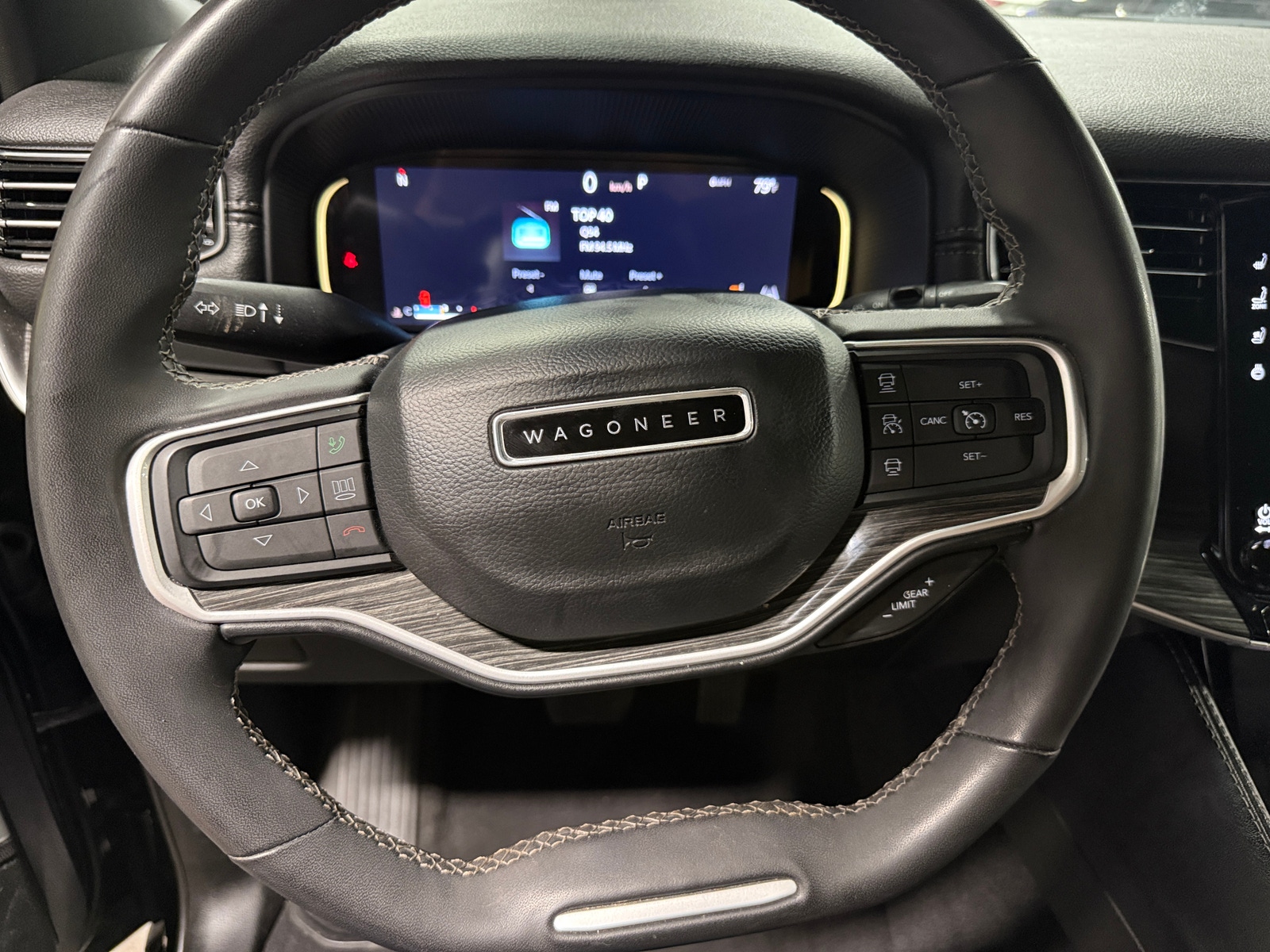 Thumbnail: 2022 Jeep Wagoneer - 4
