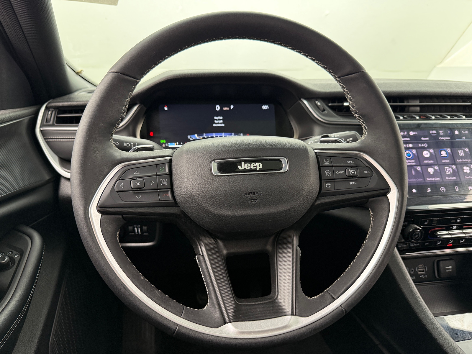 Thumbnail: 2025 Jeep Grand Cherokee L - 4