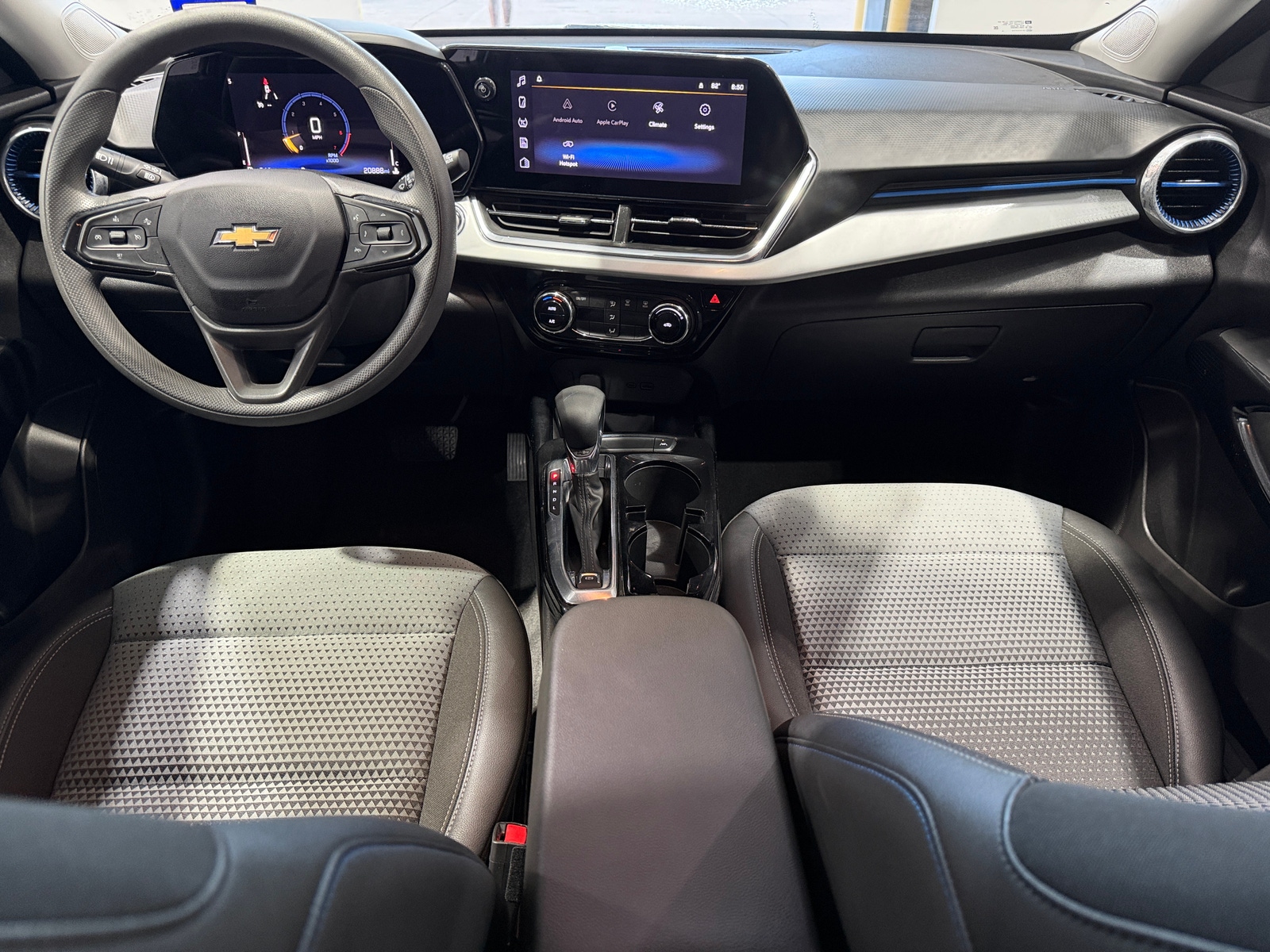 Thumbnail: 2025 Chevrolet Trax - 3