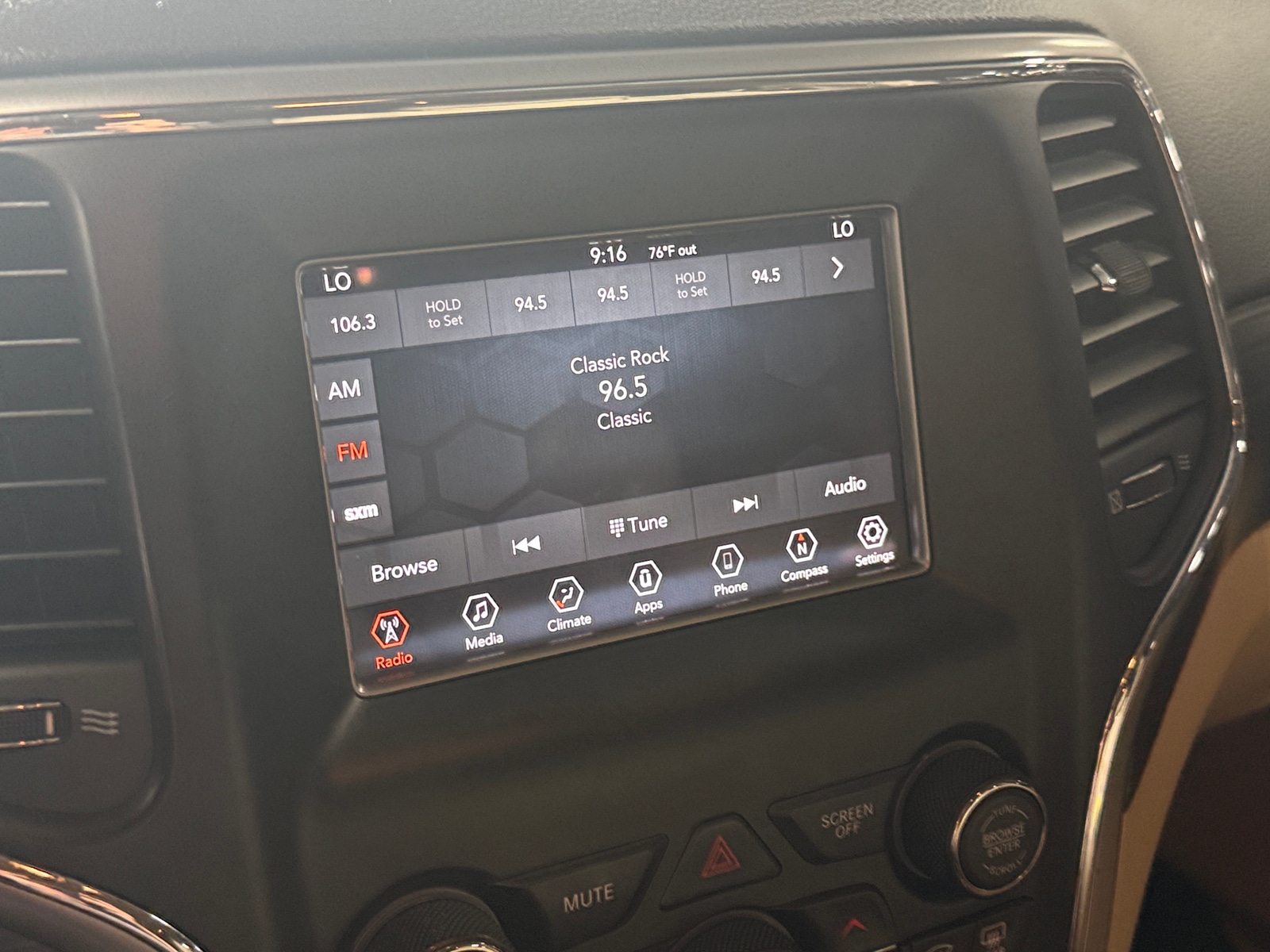 Thumbnail: 2020 Jeep Grand Cherokee - 4