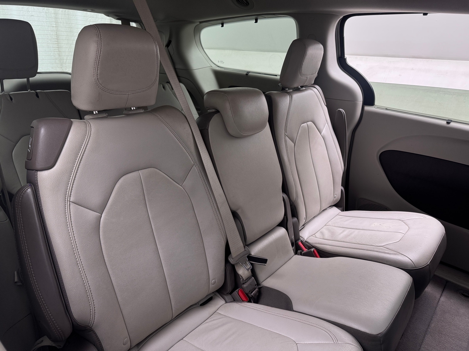 Thumbnail: 2017 Chrysler Pacifica - 5