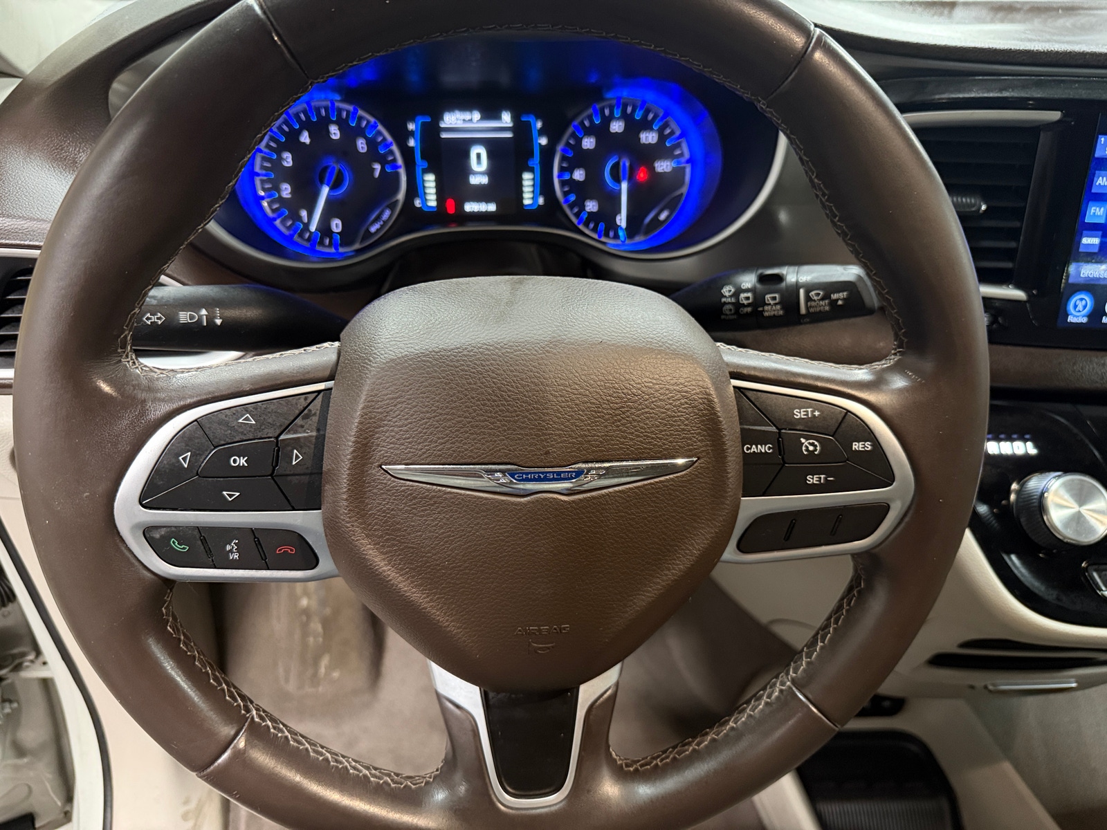 Thumbnail: 2017 Chrysler Pacifica - 4