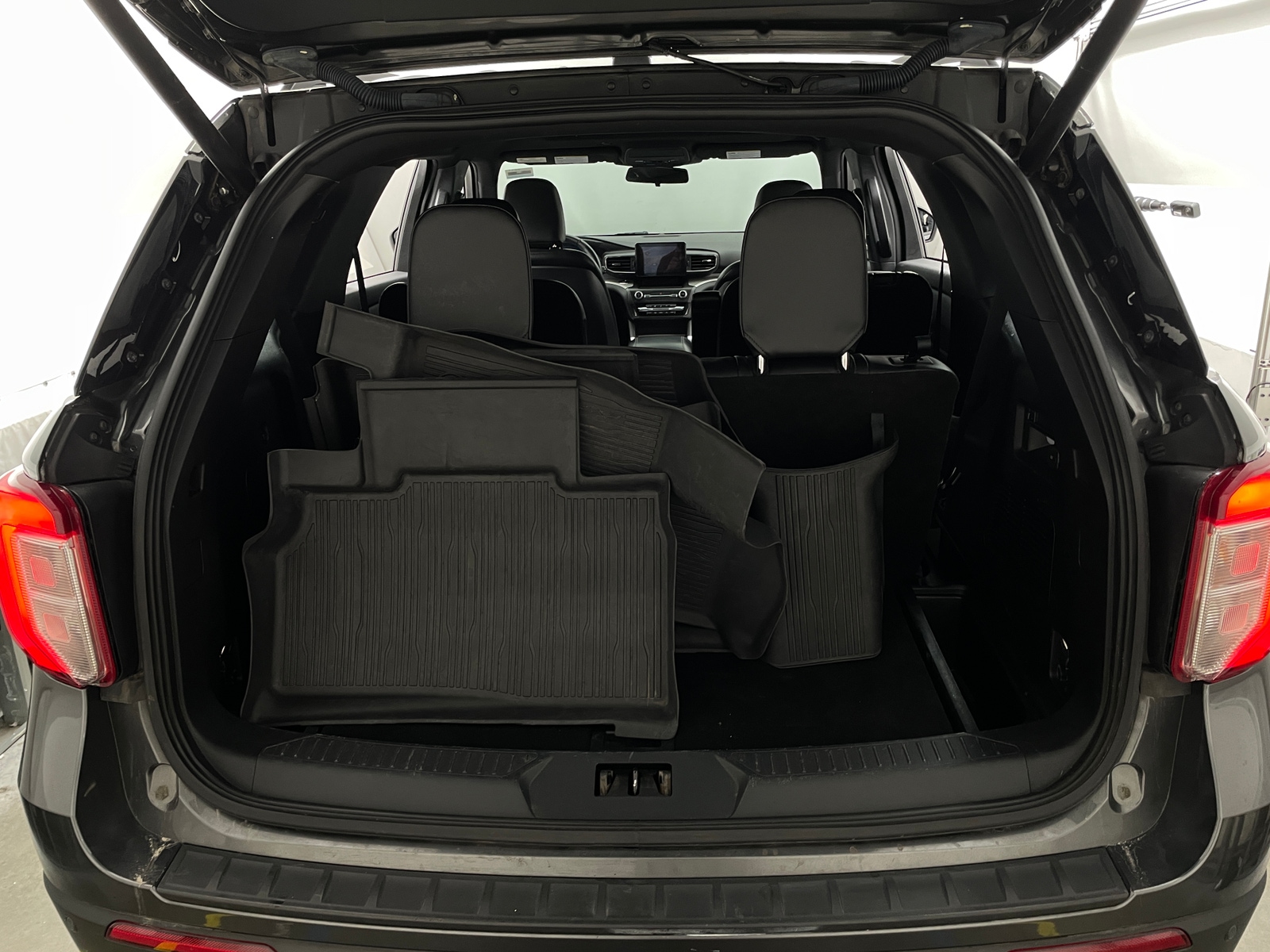 Thumbnail: 2020 Ford Explorer - 6